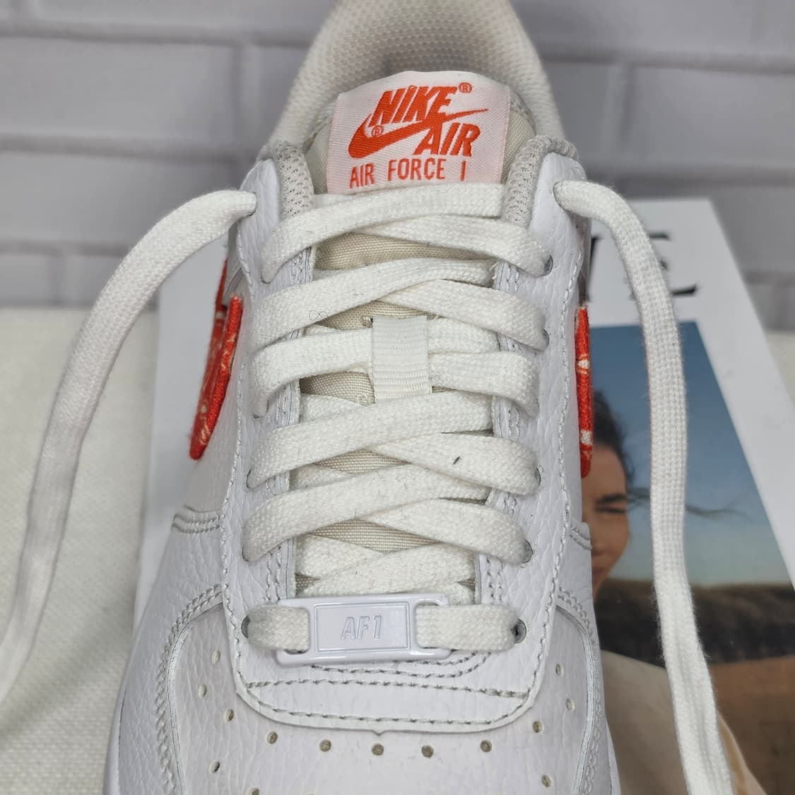 나이키 에어포스 1 로우 오렌지 페이즐리 스니커즈 운동화 240사이즈 상품이미지6