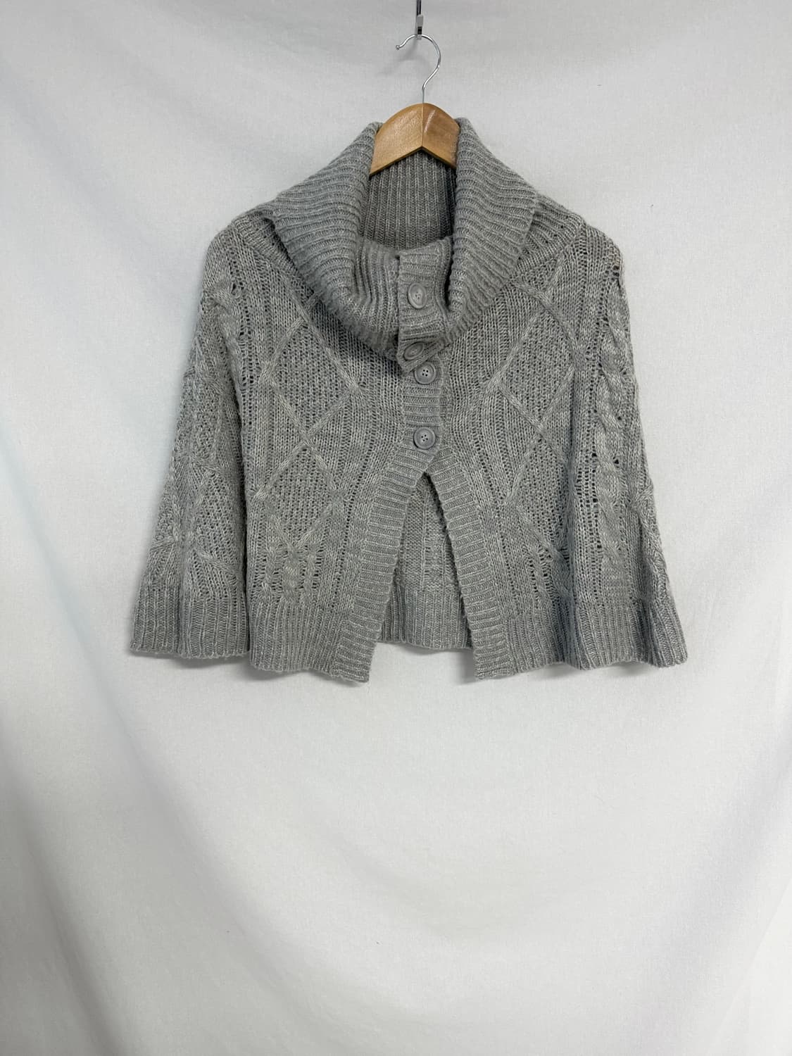 폴딩 넥 버튼 니트 케이프 상품이미지4