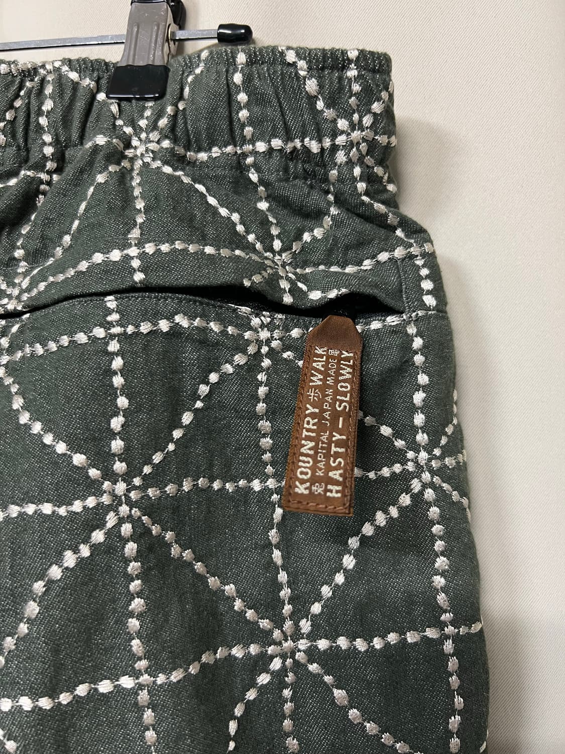 캐피탈 8온즈 컬러 데님 포크 도조 자수 이지 쇼츠 그린 4 상품이미지4