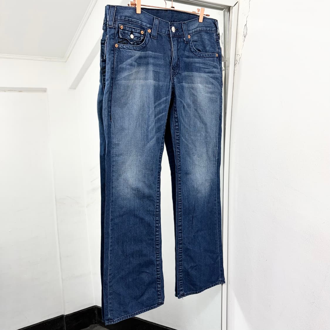 (새상품) 트루릴리전 재팬 부츠컷 데님 팬츠 상품이미지5