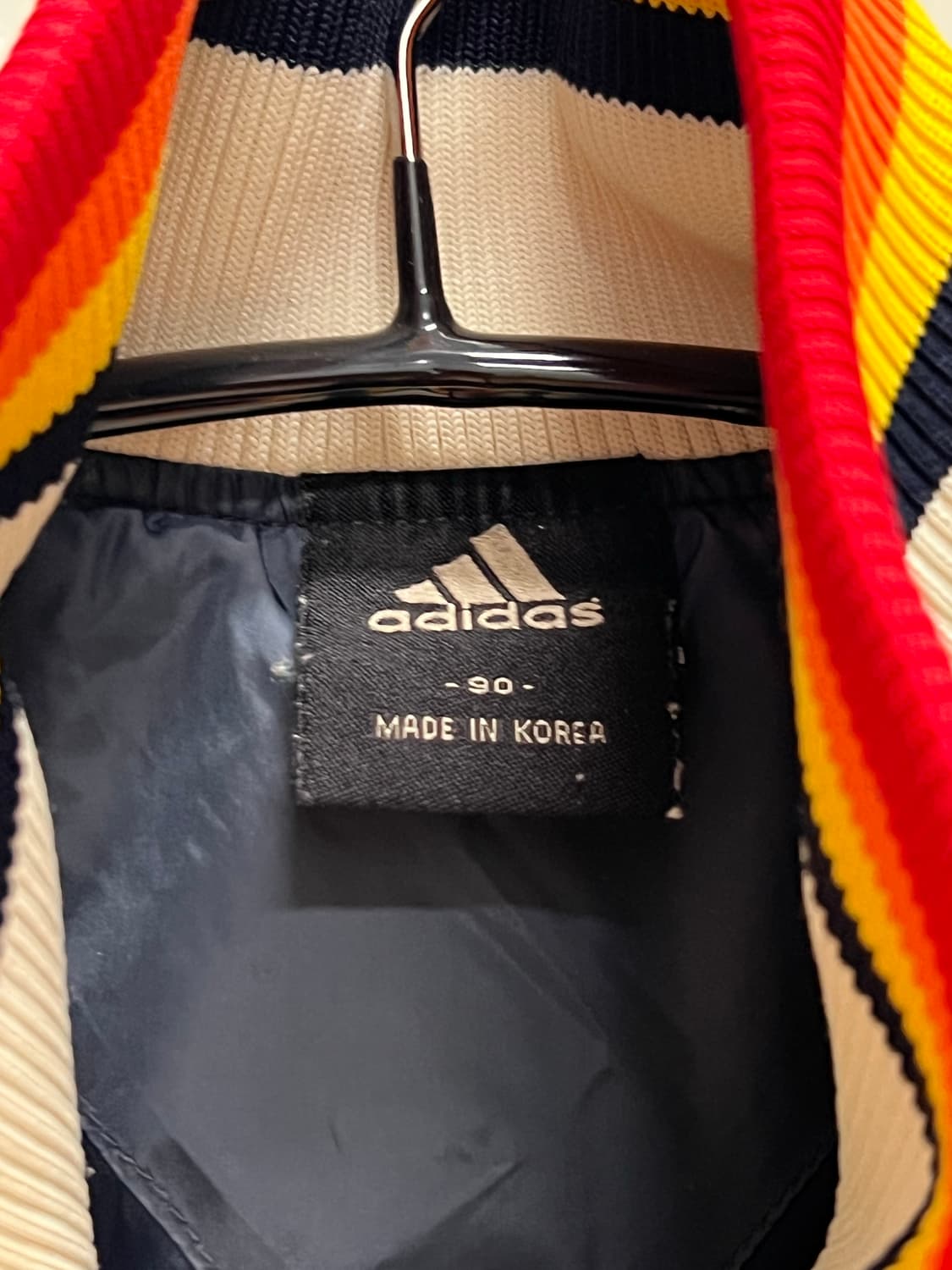 아디다스 우먼스 크롭 퀄팅 자켓 상품이미지4