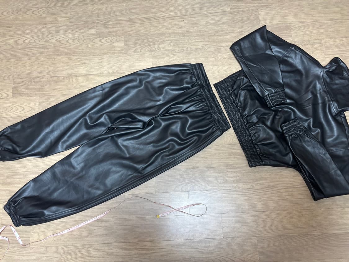 미착용 원가22 아디다스 플레더 세트 반크롭 하이넥  조거팬츠세트 여ml 상품이미지4