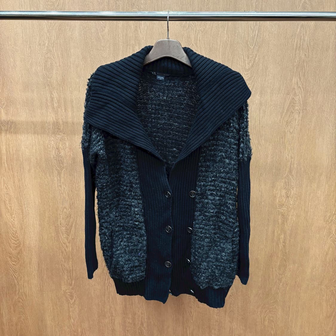 아르마니 익스체인지 믹스 텍스처 숄카라 가디건 부클레 디테일 블랙 차콜 상품이미지2