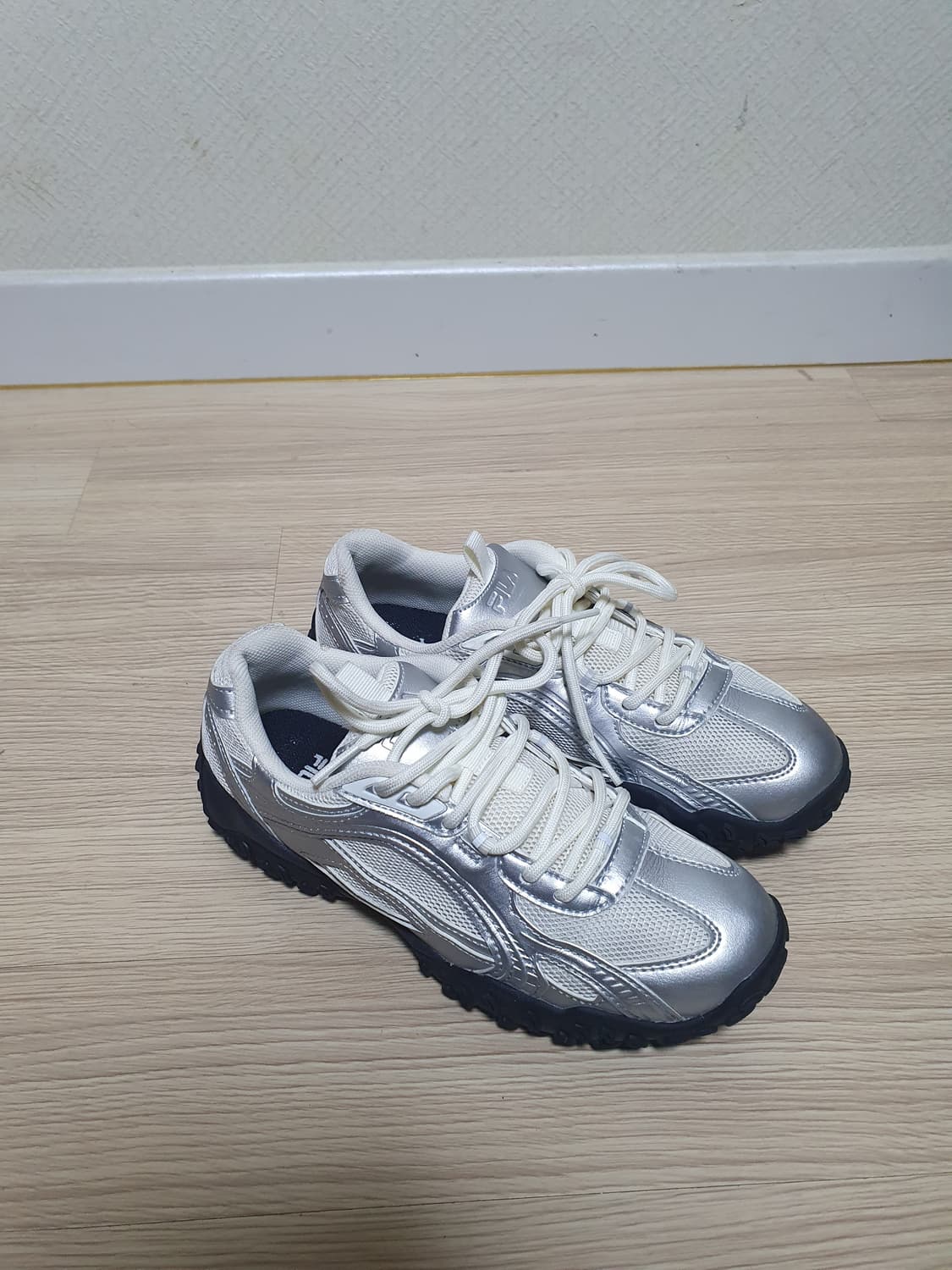 휠라 에샤페 MS 실버문 운동화 230 상품이미지2