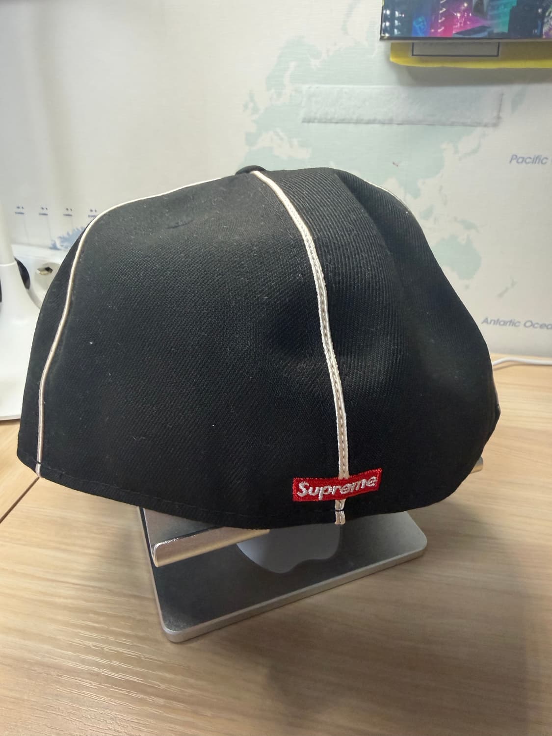 슈프림 파이핑 스크립트 로고 뉴에라 블랙 738 상품이미지4