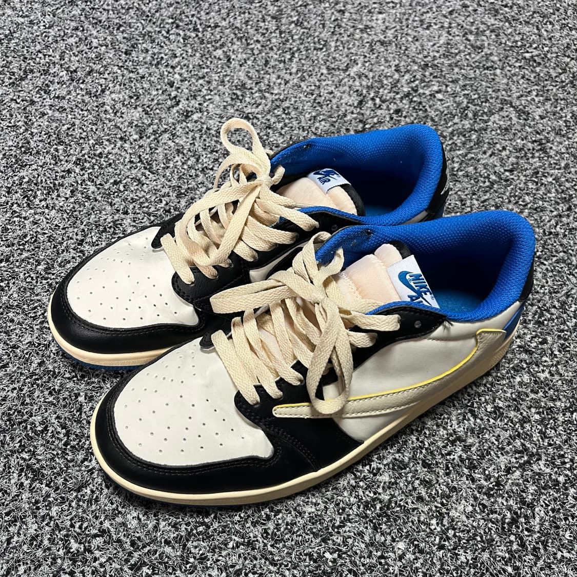 나이키 X 트래비스 스캇 X 프라그먼트 조던1 로우 255 상품이미지1