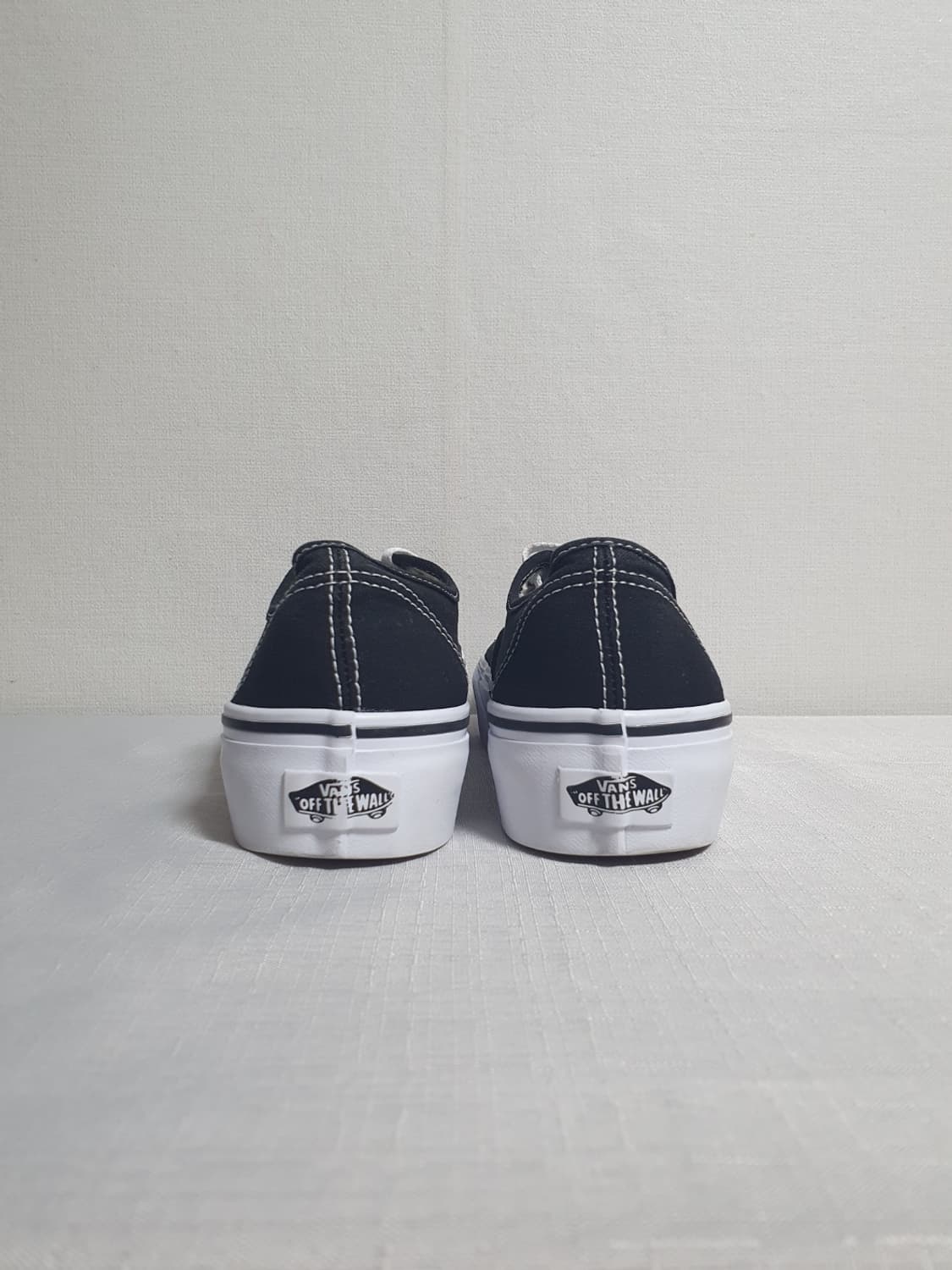 240mm반스 어센틱 플랫폼 2.0 블랙 화이트 상품이미지4