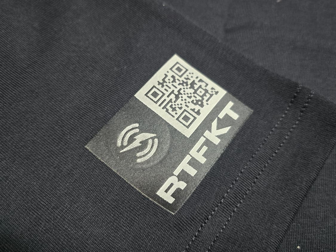 [L] RTFKT x 나이키 에어포스 티셔츠 반팔 블랙 상품이미지4