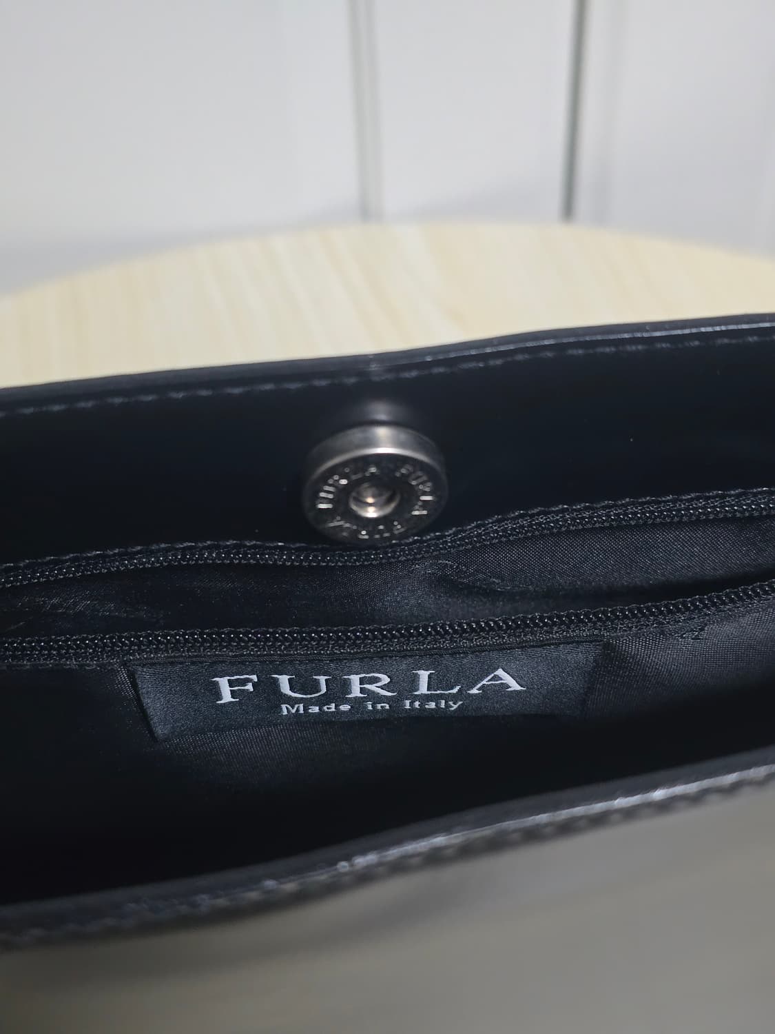 FURLA 훌라 페이턴트 레더 호보백 블랙  상품이미지8