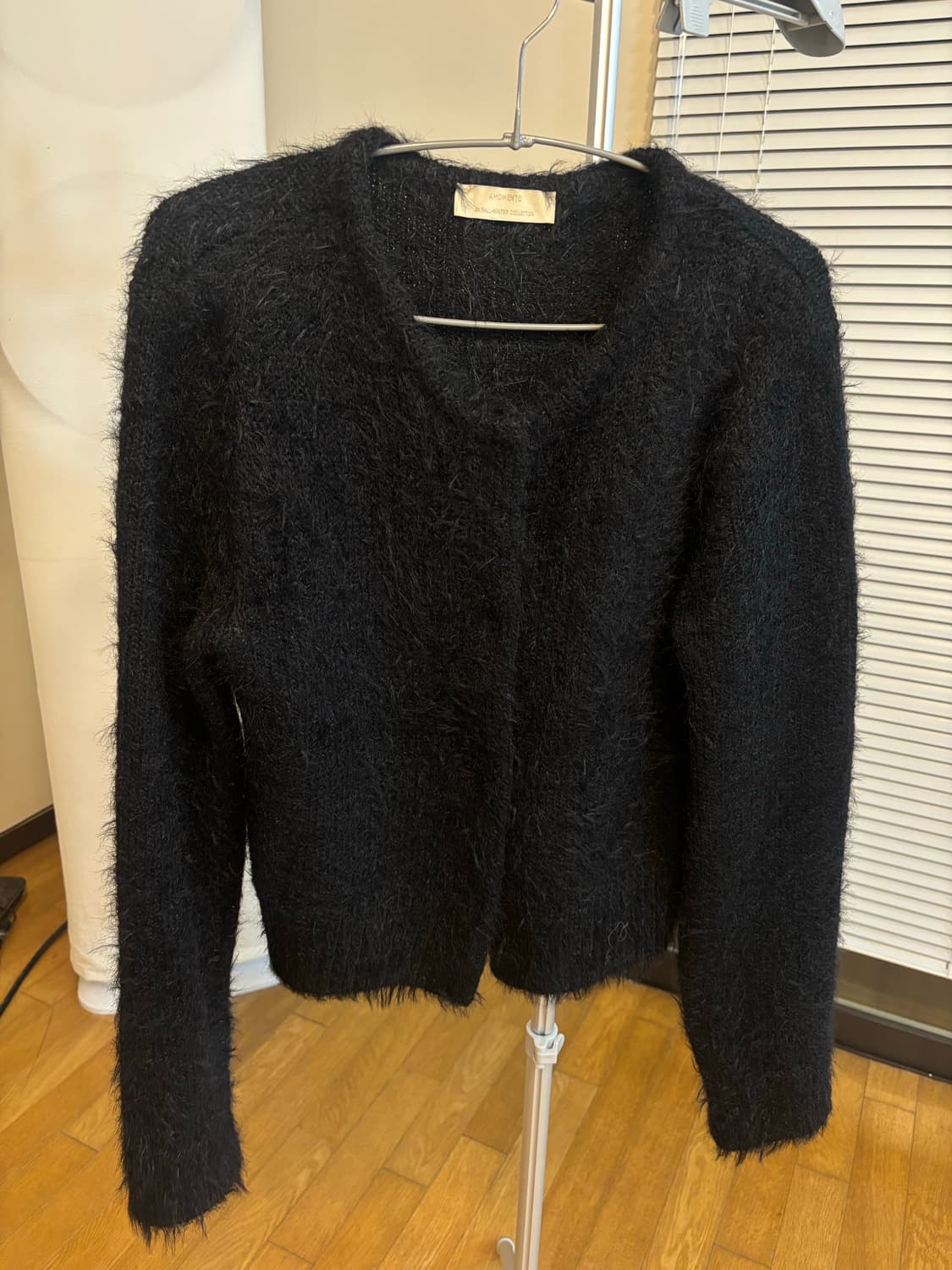 아모멘토 섀기 크롭 가디건 블랙 상품이미지6