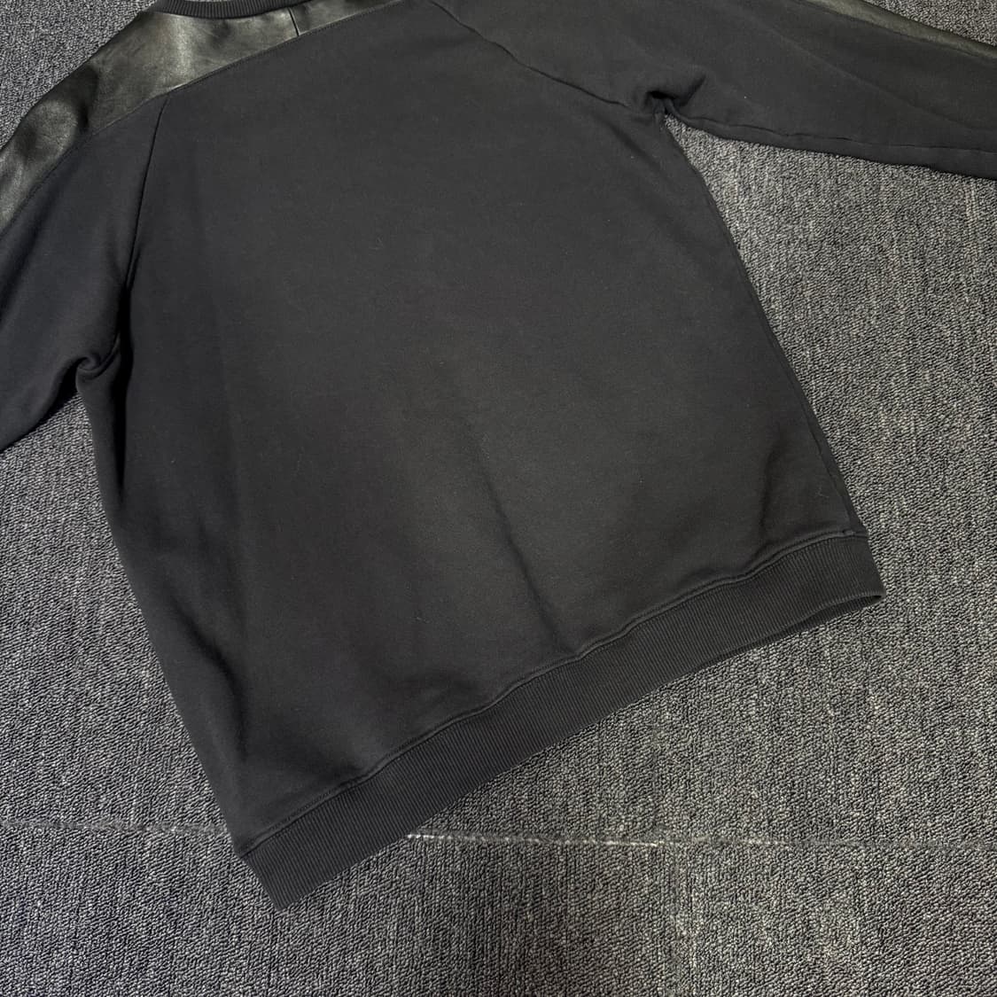 생로랑 사이드 레더 맨투맨 상품이미지7