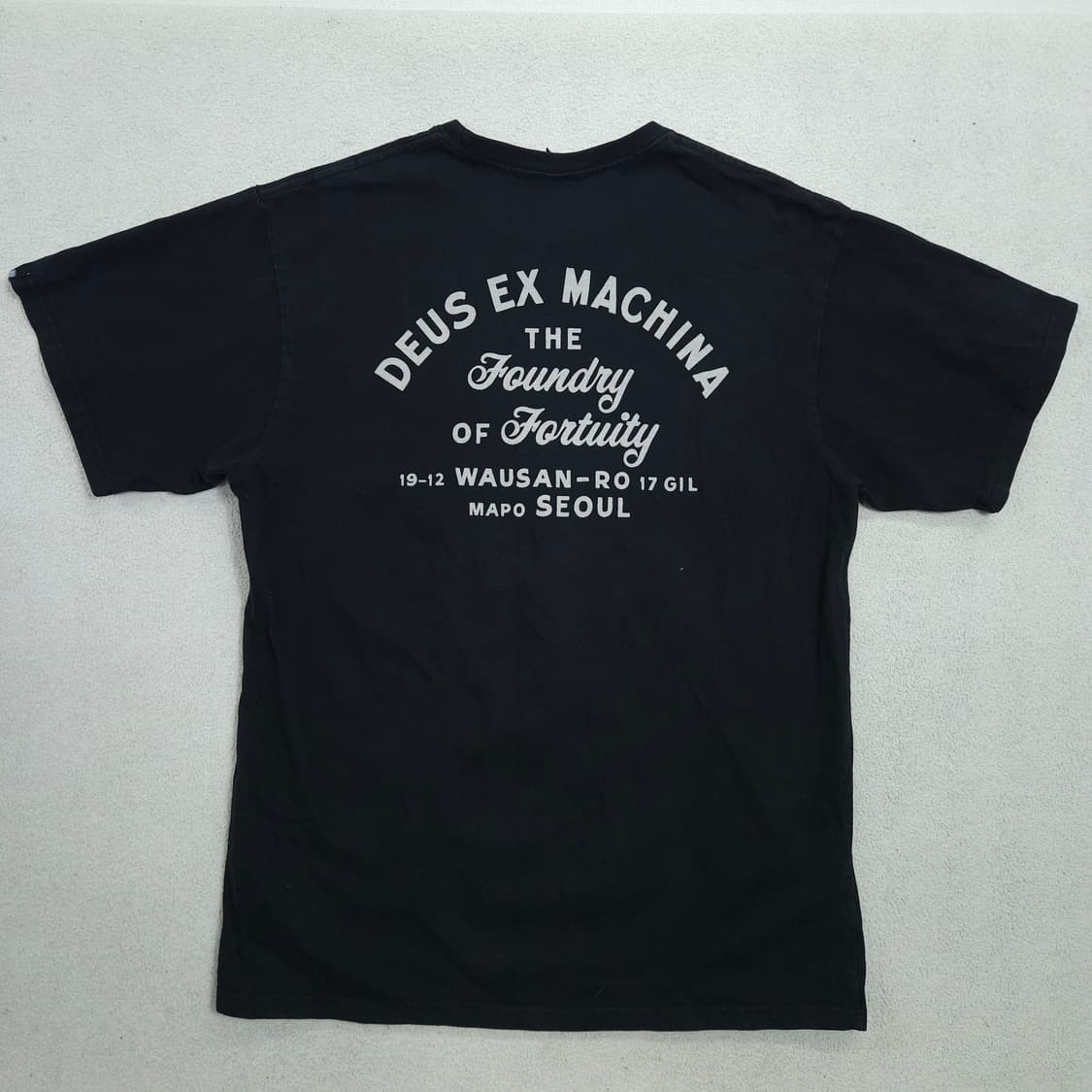 데우스엑스마키나 반팔티 XL 상품이미지1