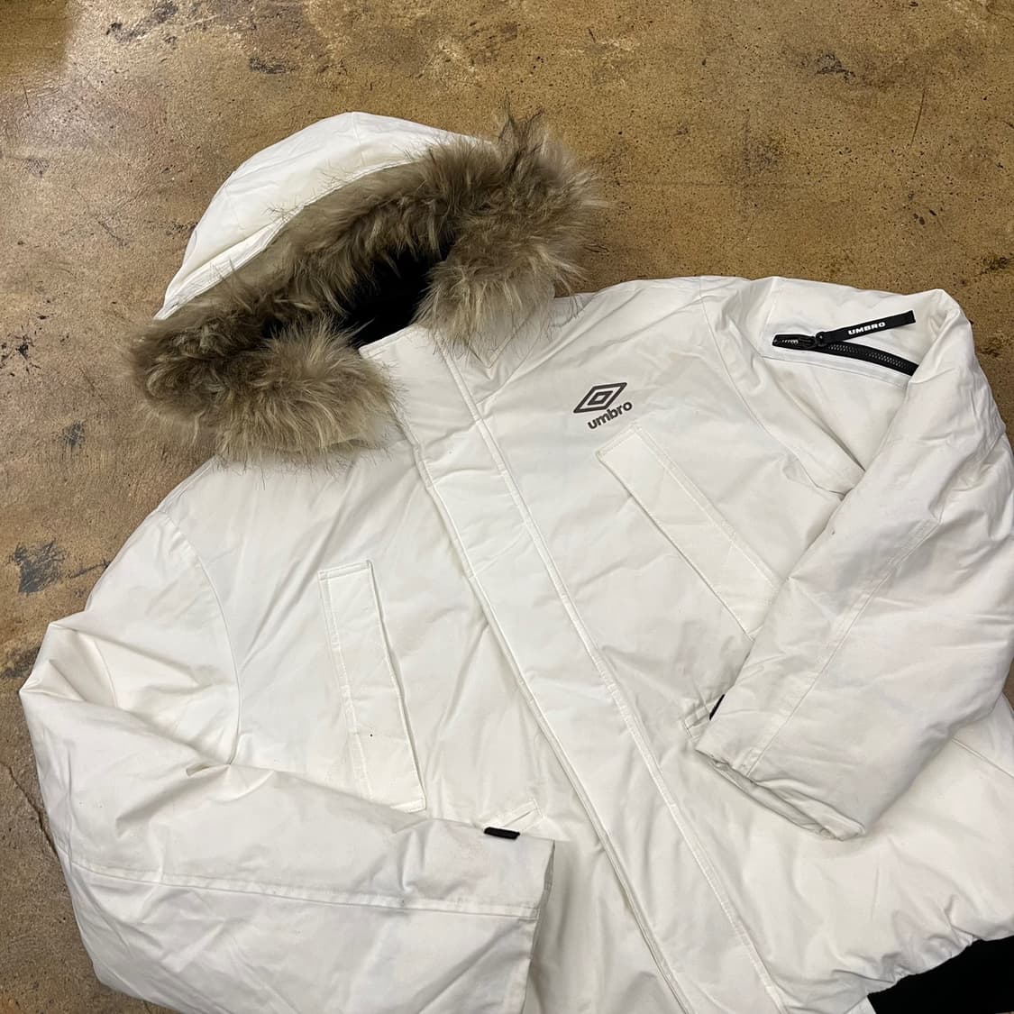 [정품/95] 엄브로 화이트 후드 퍼 패딩 점퍼 b18 상품이미지1