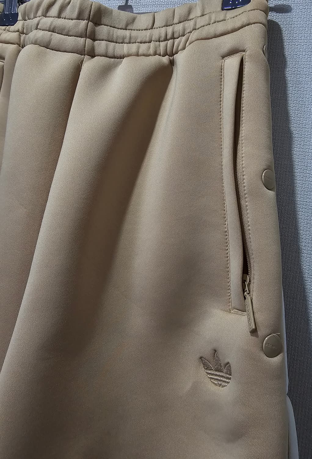아디다스 희귀 사이드라인 버튼 베이지 여자 트레이닝바지 25~26인치 상품이미지2