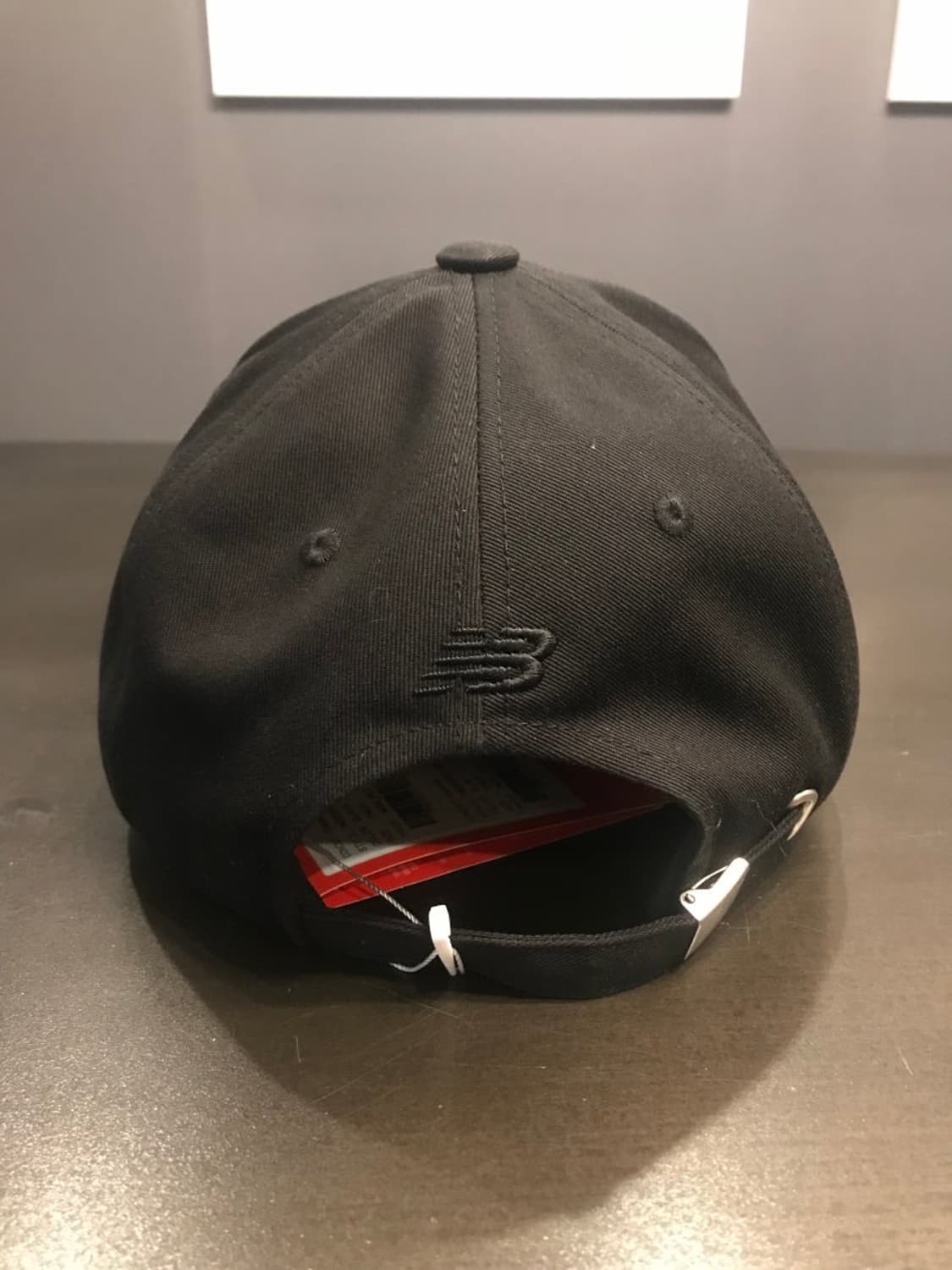 뉴발란스x노리타케 한정판 미사용 볼캡 블랙 & 베이지 상품이미지4