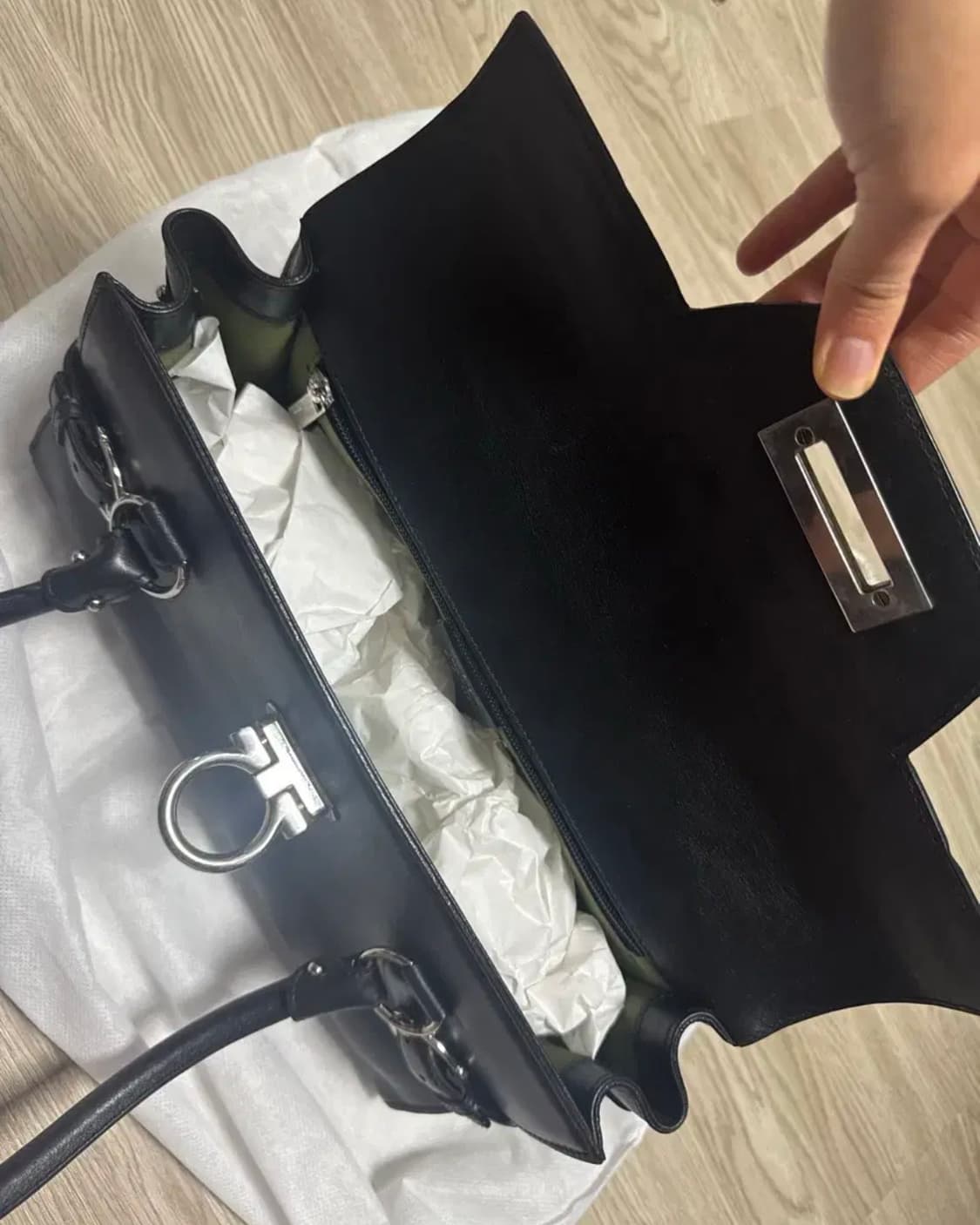 페라가모 간치니 숄더백(한남동 포쉬빈티지) 상품이미지7