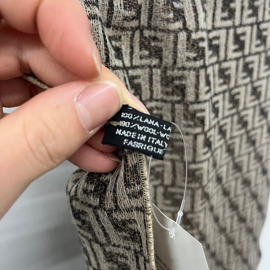 펜디 FF 로고 머플러 브라운 상품이미지3