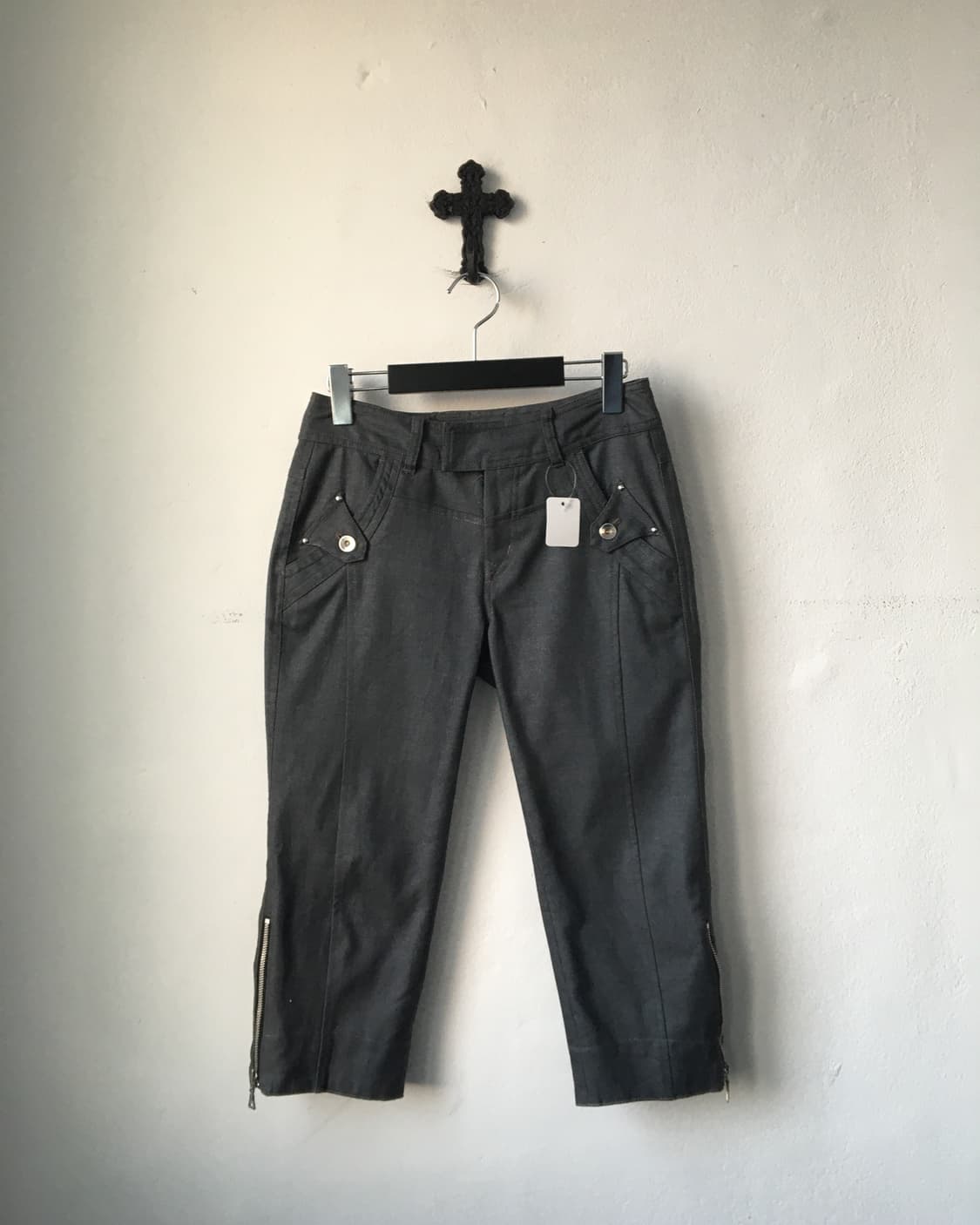 Glossy capri pants 상품이미지1