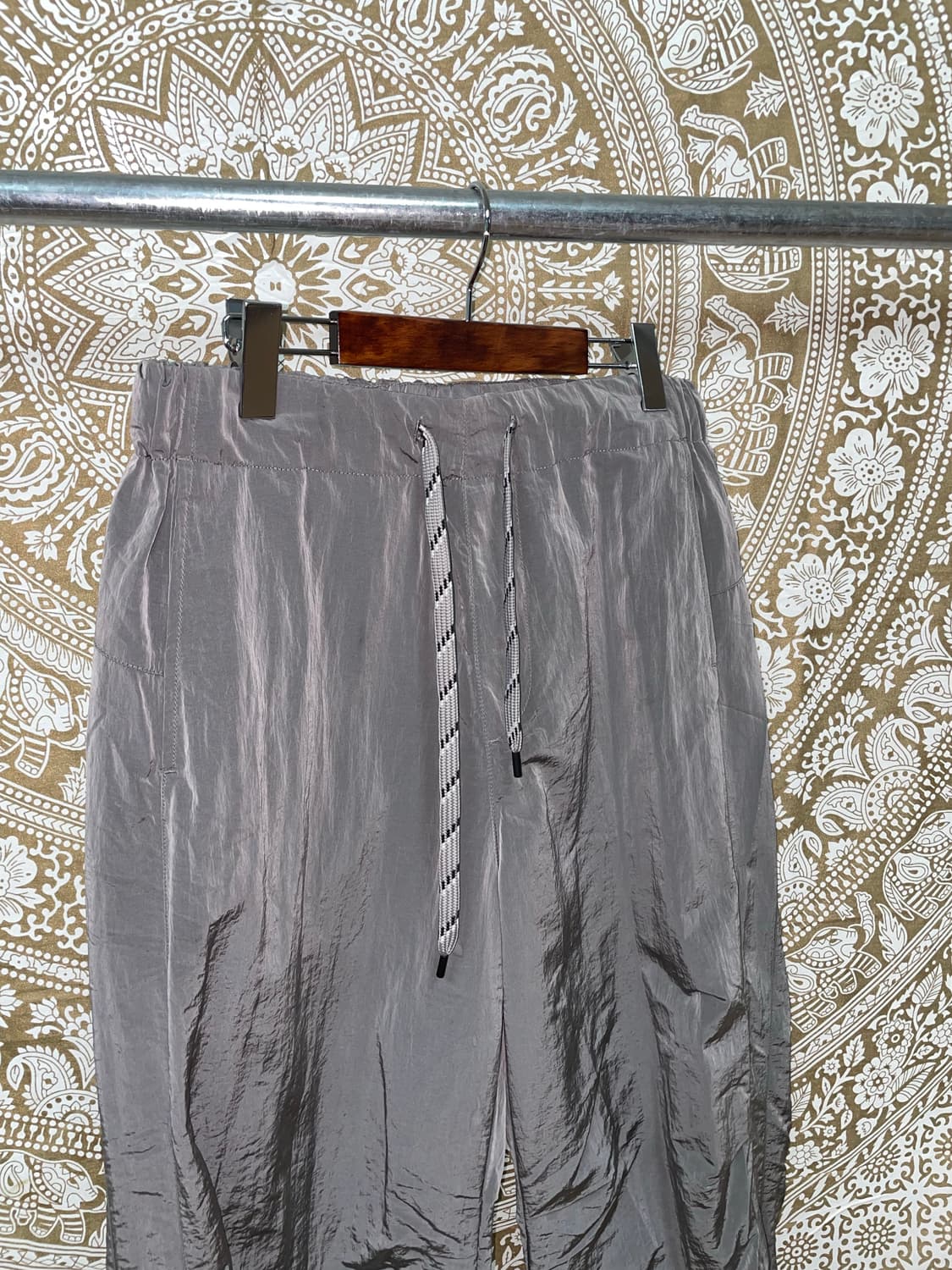 자라 실버 밴딩 우븐팬츠  상품이미지3