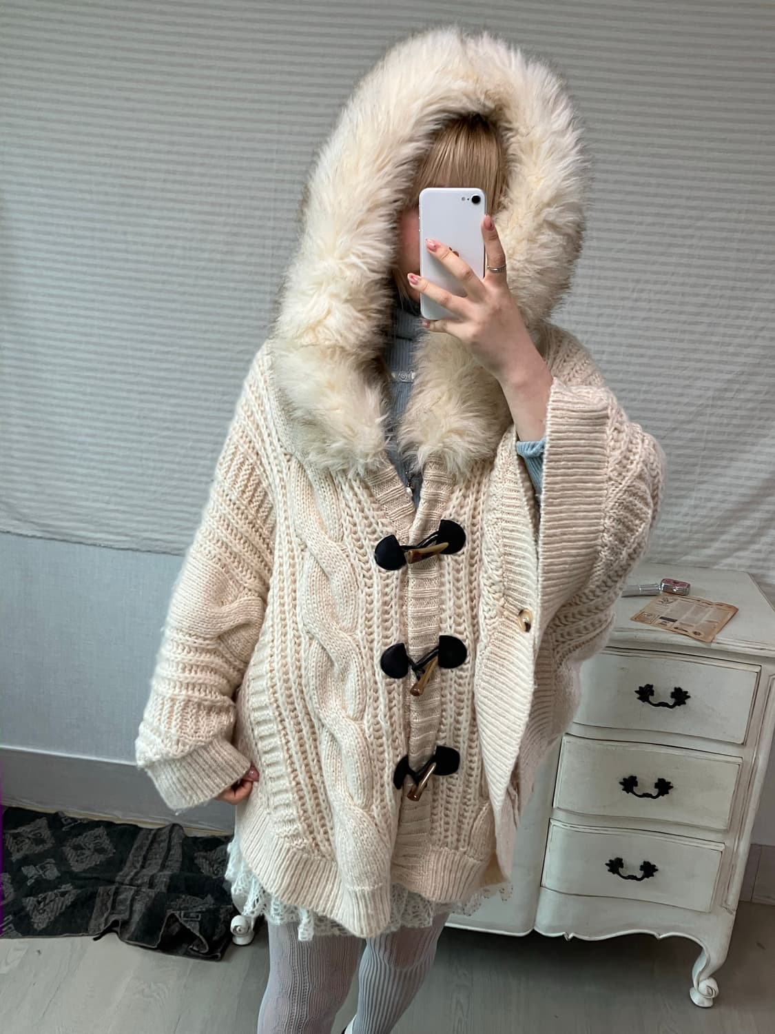 datura 아이보리 퍼 후드 케이프 상품이미지1