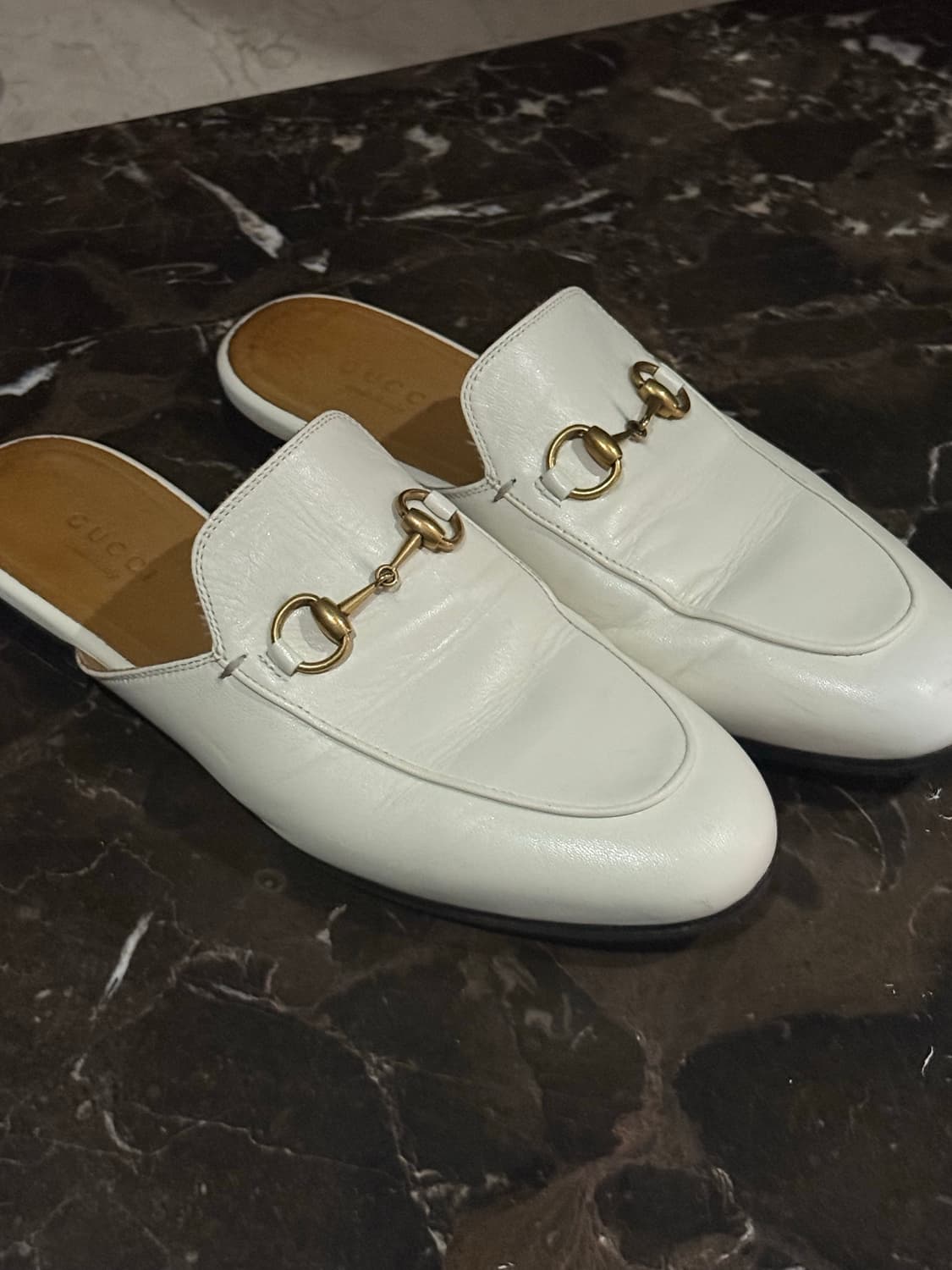 구찌 화이트 레더 금장 홀스빗 프린스타운 뮬 상품이미지1