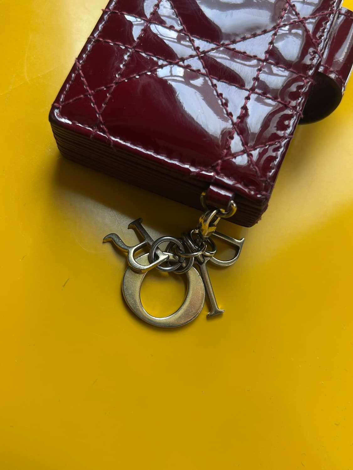 특가‼️)) Dior 디올 레이디 까나쥬 아코디언 카드지갑 버건디 지갑 상품이미지4