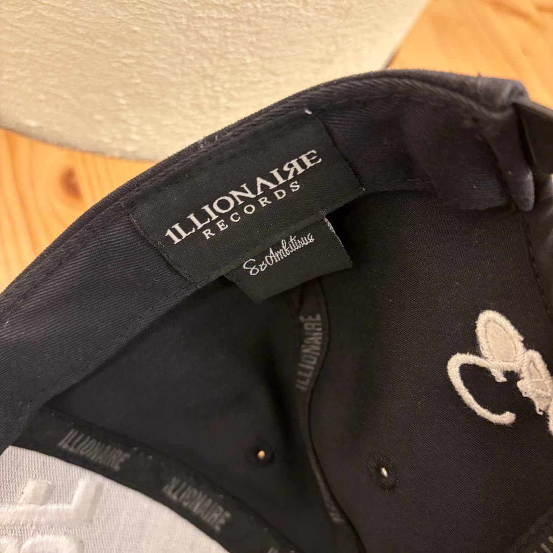 일리네어레코즈 흰검 스냅백 상품이미지3