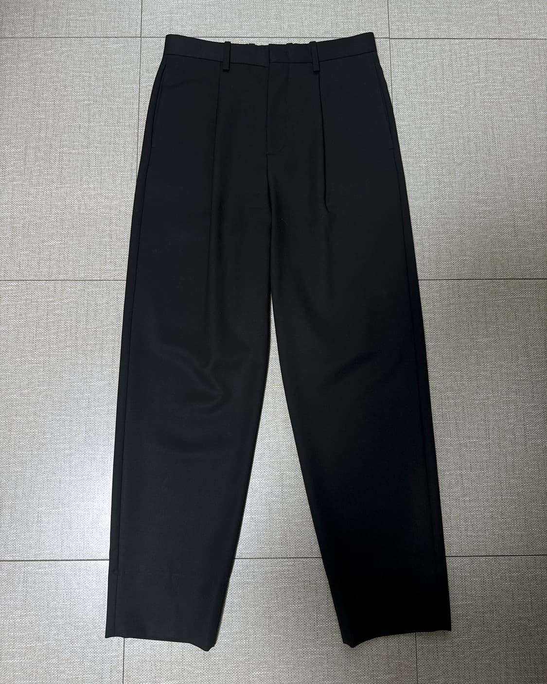 포터리 원 플리츠 울 슬랙스 팬츠 블랙 1 상품이미지1