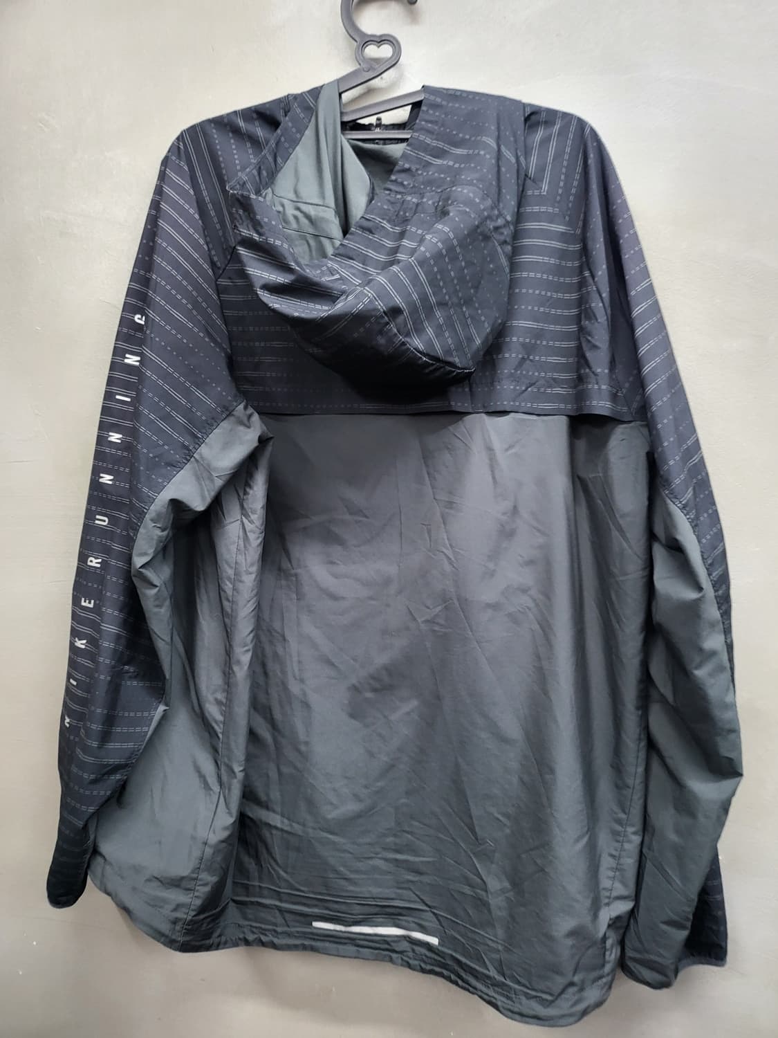 나이키 런닝 바람막이 블랙 가슴60 기장66 상품이미지5