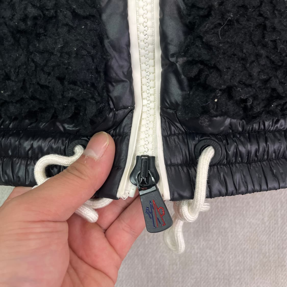 W100 몽클레어 25FW 패딩 베스트  상품이미지3