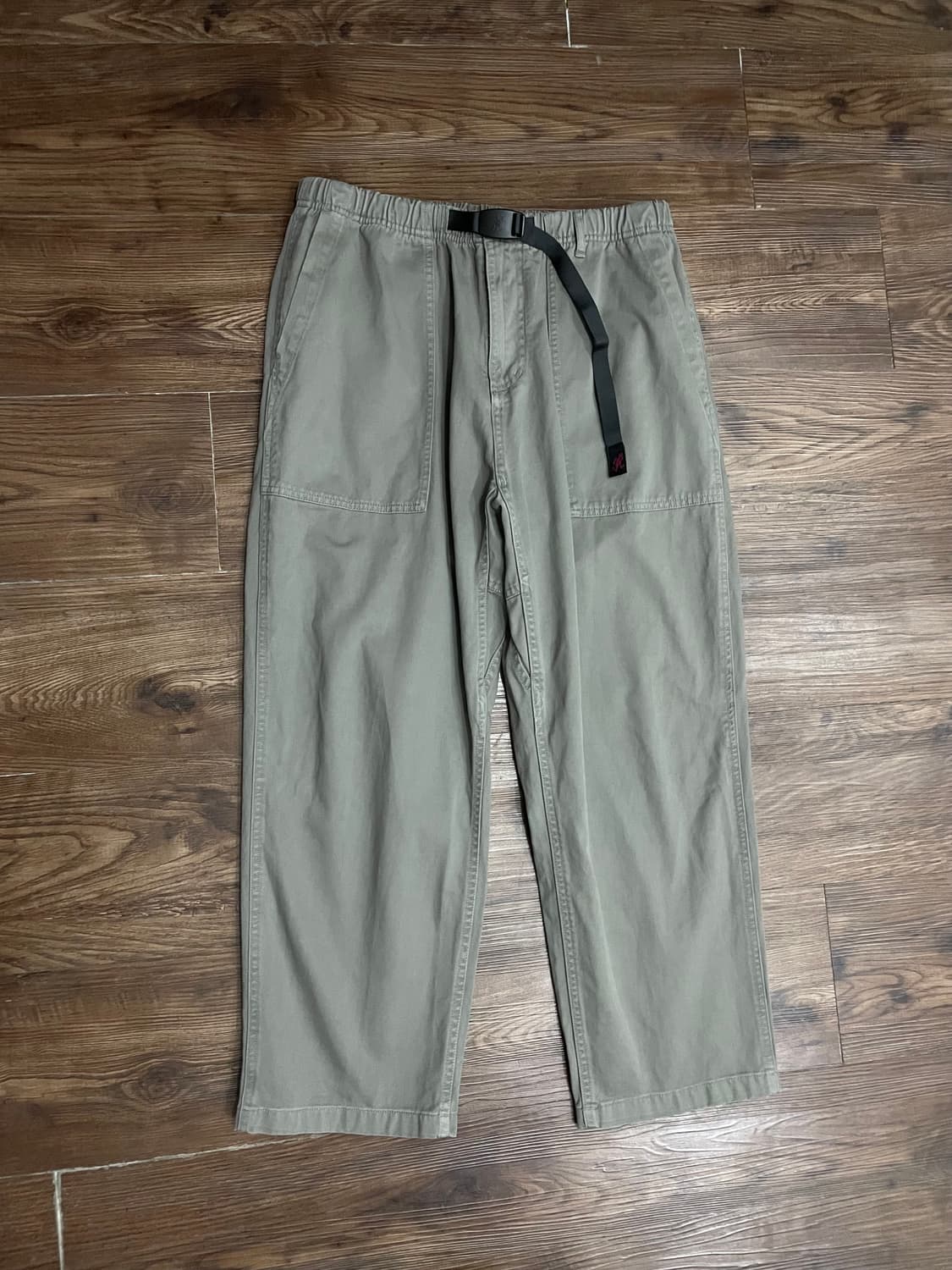 그라미치 루즈 테이퍼드 팬츠 그레이 상품이미지1