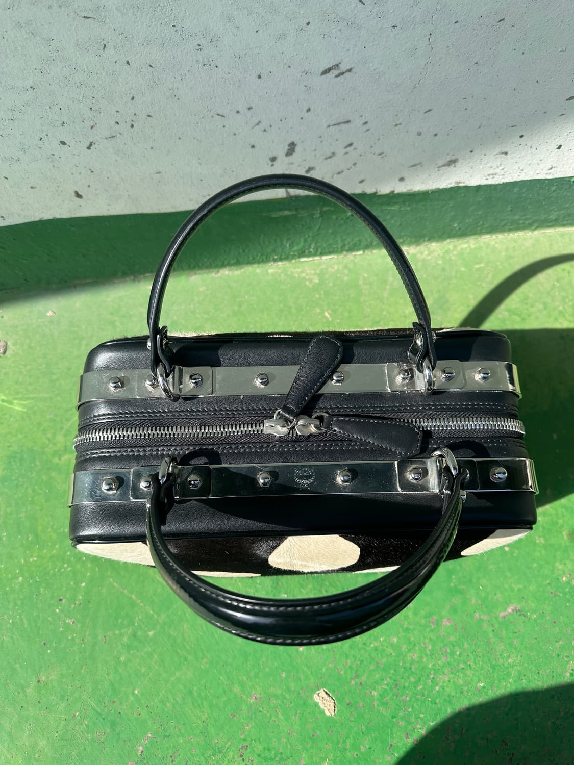 [희귀템]MCM 엠씨엠 송치 도트 핸드백 상품이미지6