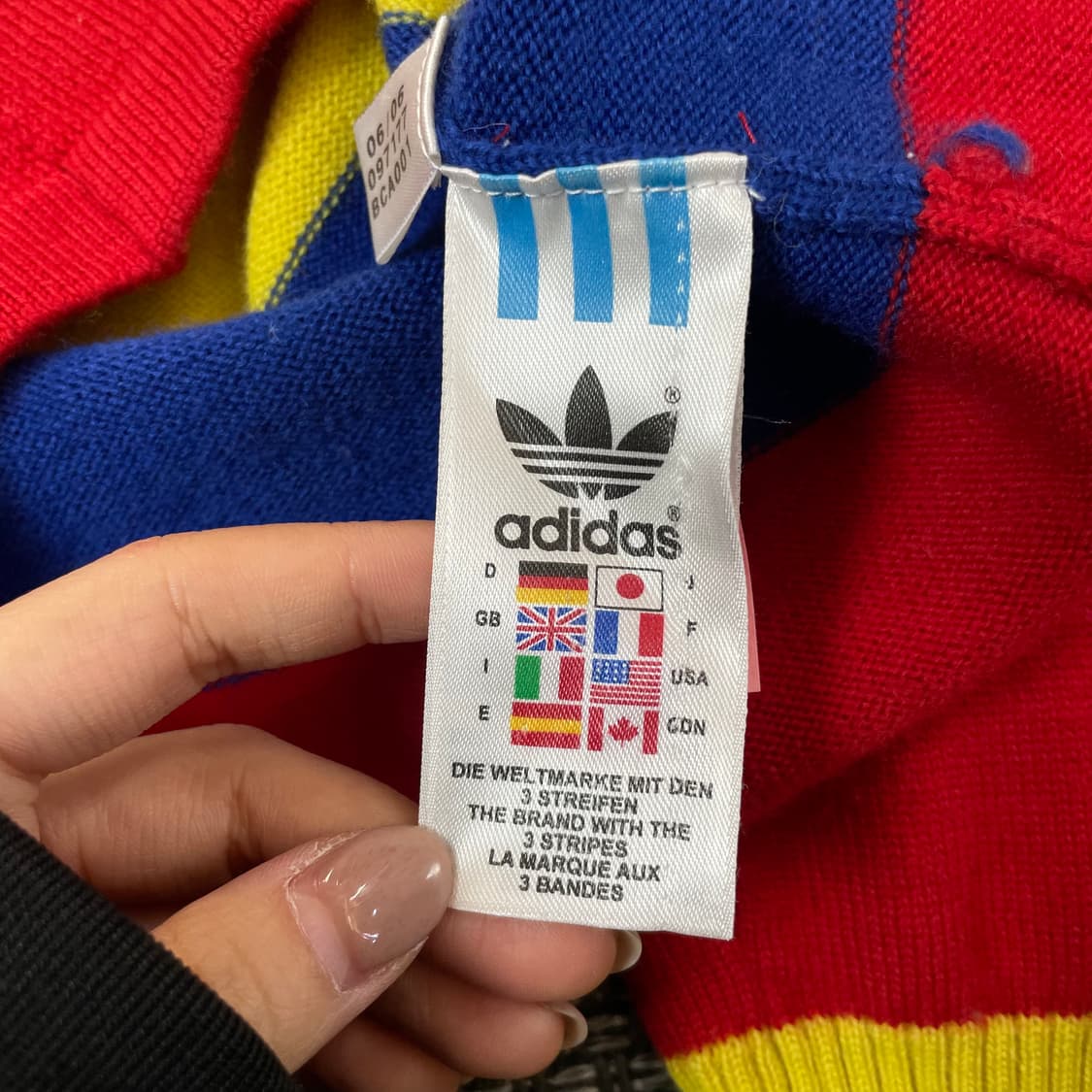 아디다스 레드 옐로우 블루 단가라 하이넥 긴팔 니트 100 상품이미지6
