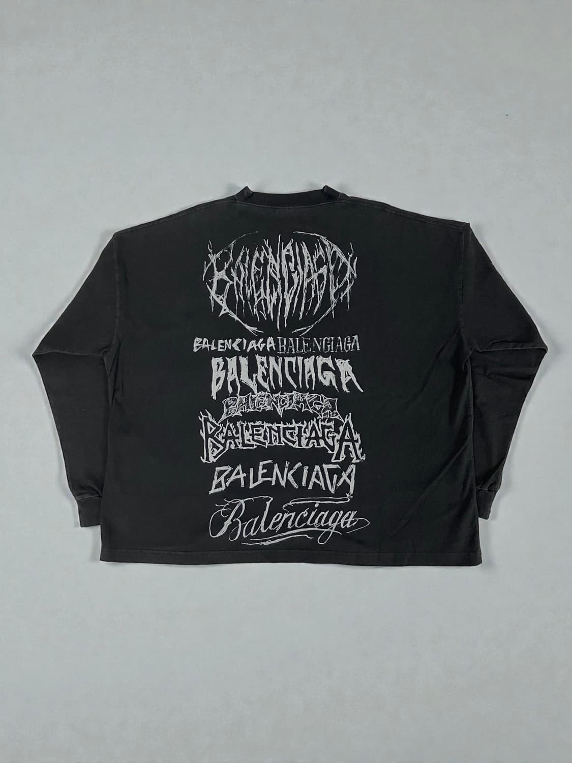발렌시아가 DIY 메탈 롱 슬리브 티셔츠 미디엄 핏 블랙 2사이즈 상품이미지5