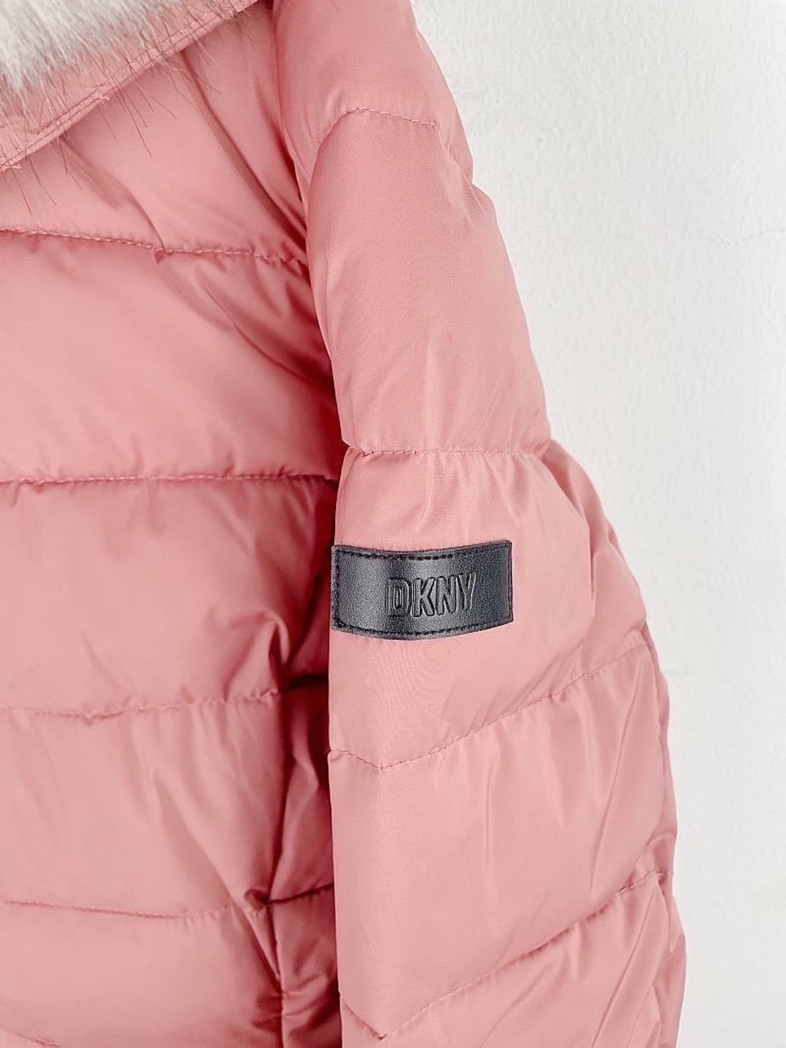 (정품/새상품) DKNY 여성 털 후드 분홍 점퍼 상품이미지3
