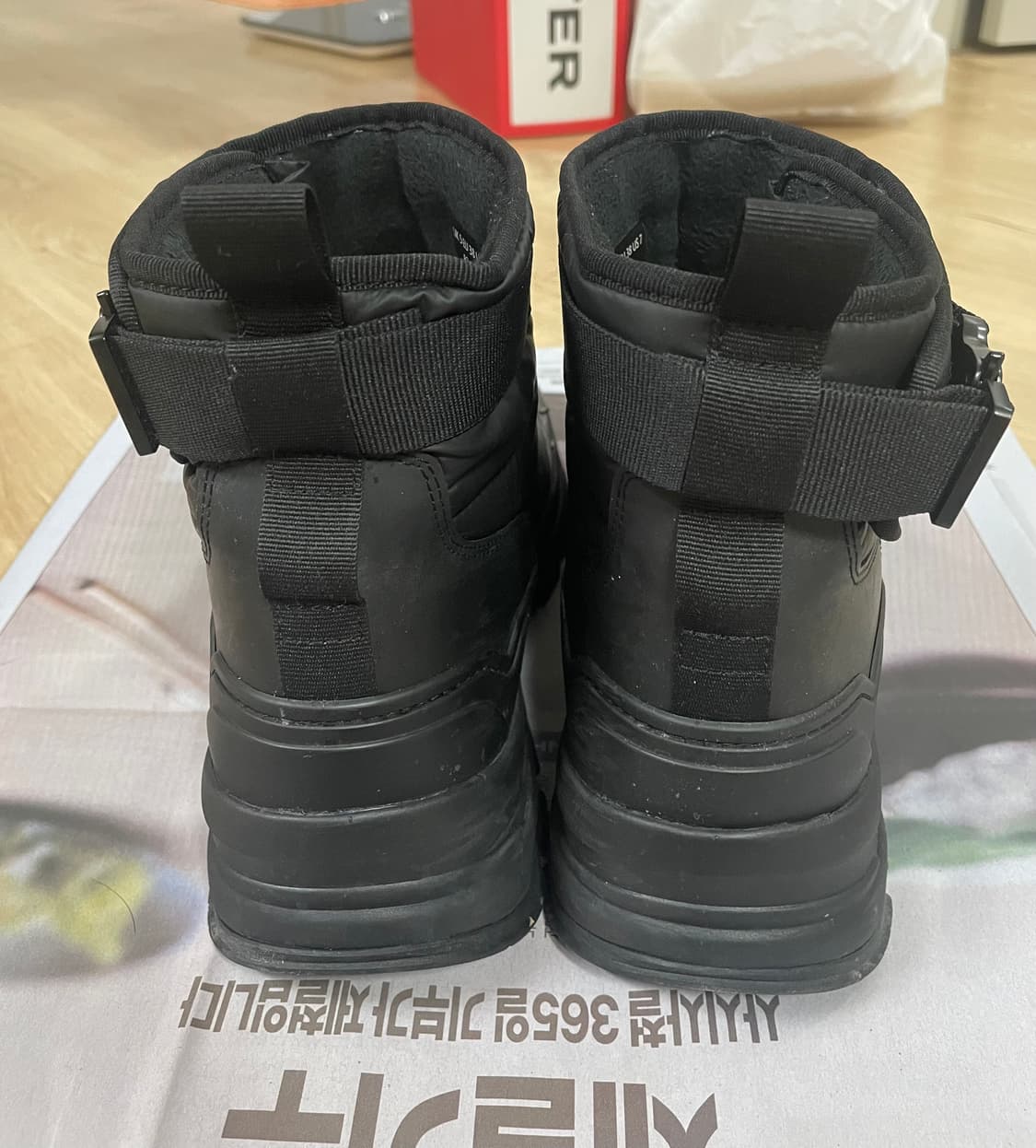 헌터 [UNISEX] 인트레피드 버클 숏 스노우부츠 - 블랙 240 상품이미지4