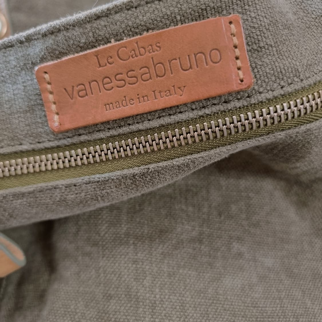 바네사브루노 르카바 소가죽트리밍 금장펀칭 토트백 (상태좋은편) 상품이미지2