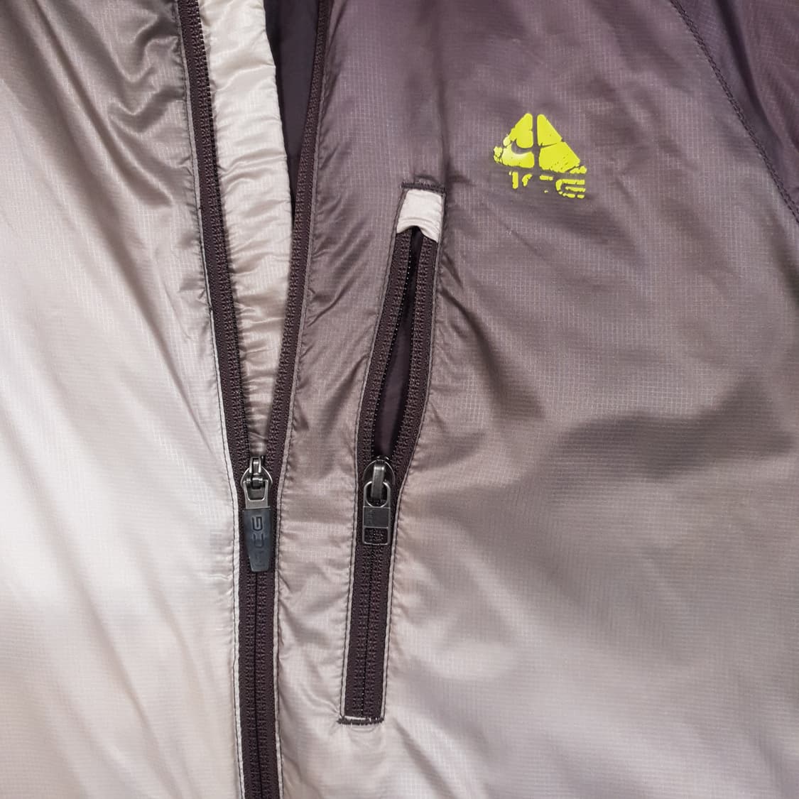 100) 나이키 ACG 어시메트릭 사선 지퍼 아카이브 패딩 자켓 상품이미지2