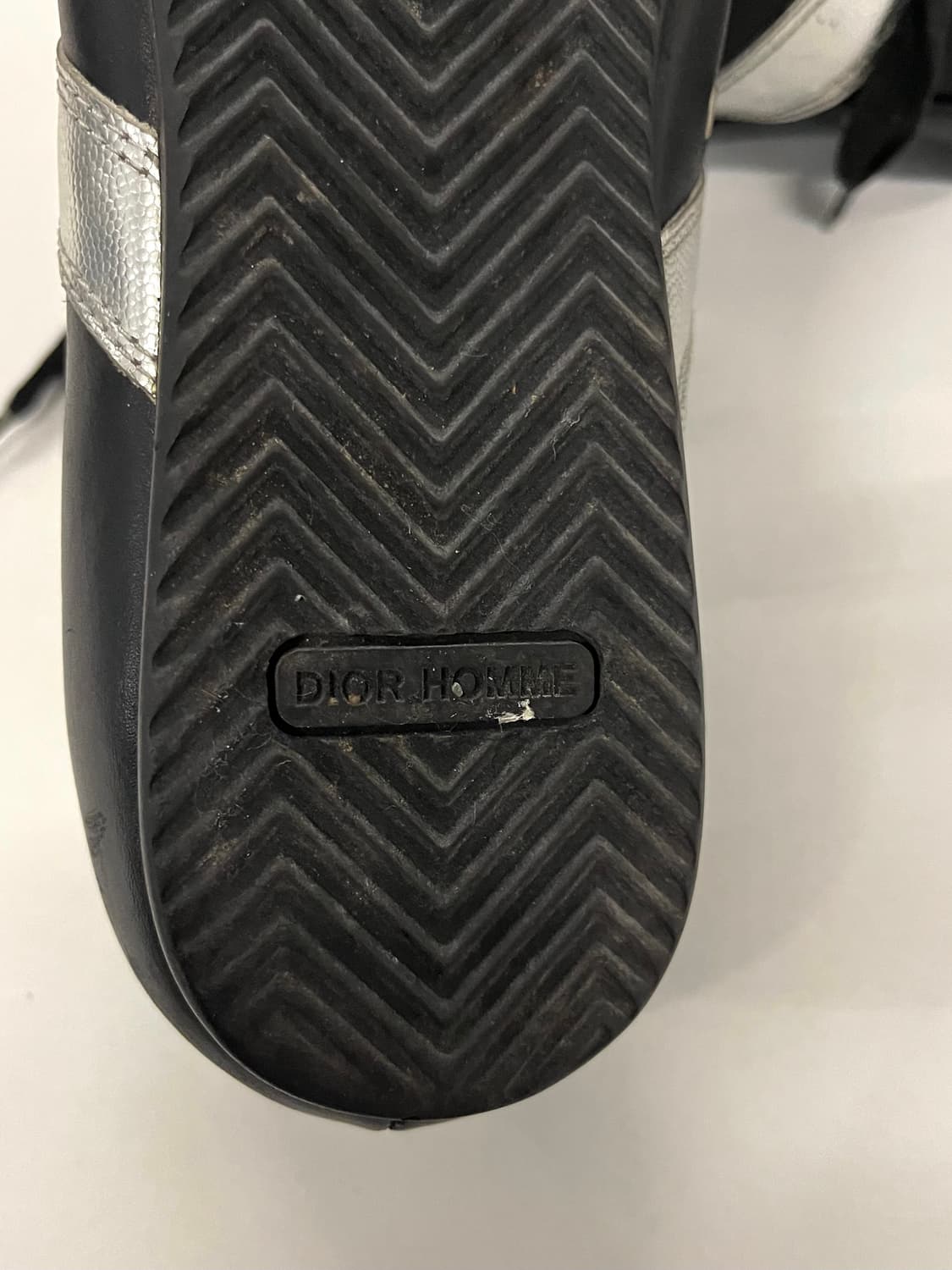 디올 옴므 에디 슬리먼 레더 로우 스니커즈 상품이미지10