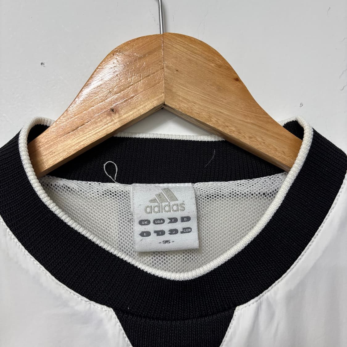 아디다스 화이트 올드스쿨 웜업 상품이미지3