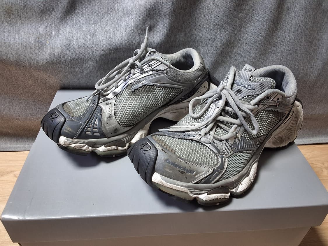 발렌시아가 스테이플러 스니커즈 42 상품이미지1