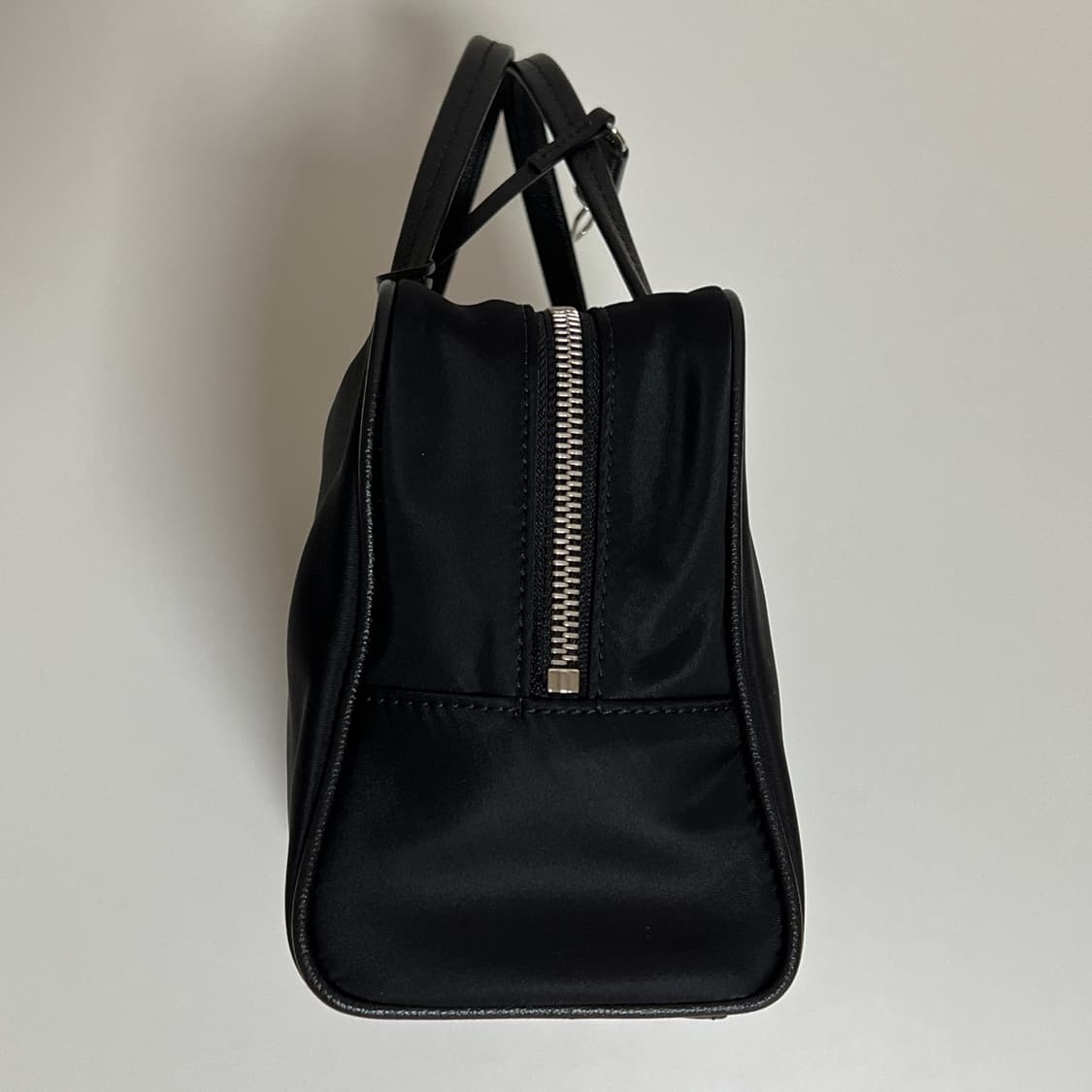 투티에 로케백 스몰 나일론 블랙 상품이미지5