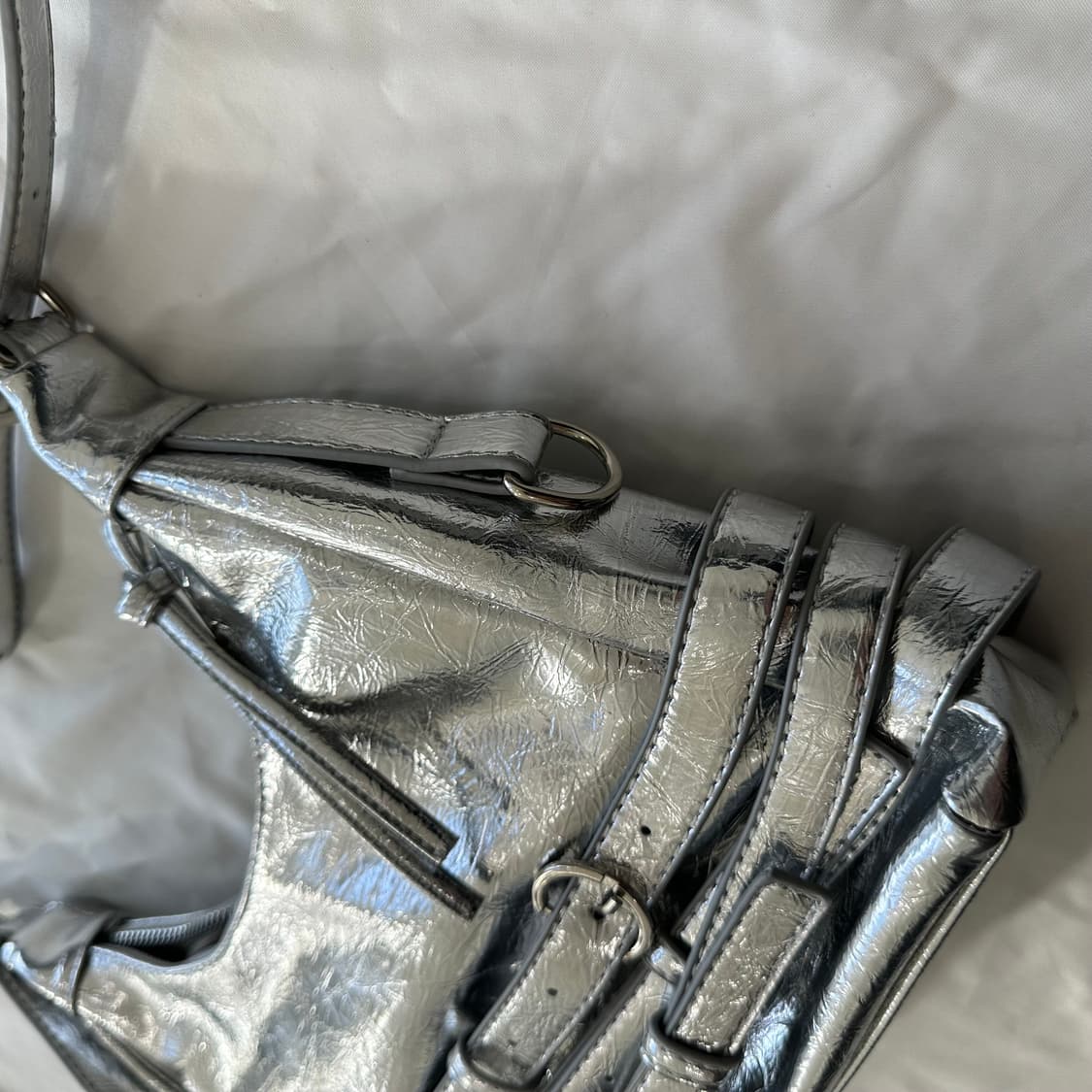 벨티드 스트랩 호보백🩶 상품이미지4