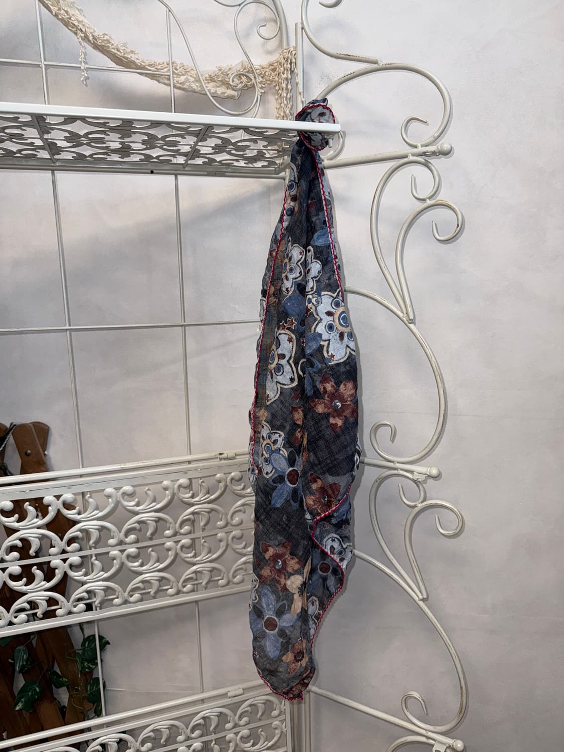 Charcoal navy oriental floral scarf 상품이미지3