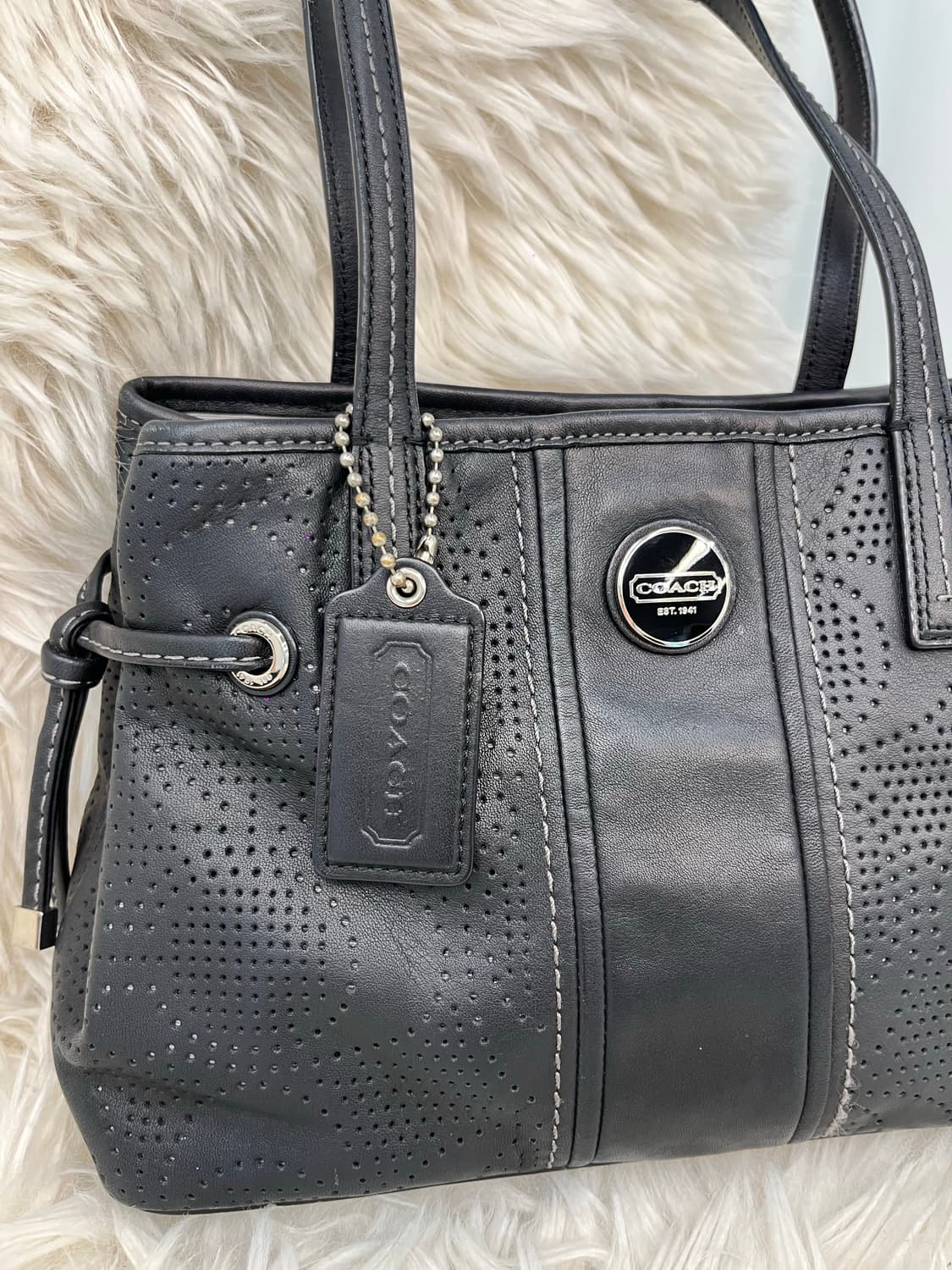 Coach Unique Design Shoulder Bag 상품이미지3