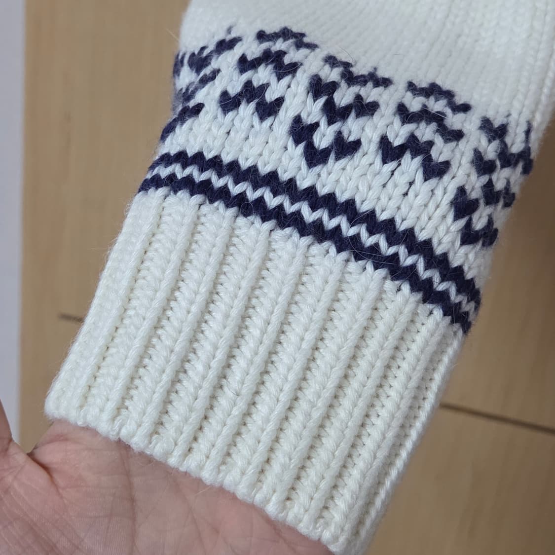 새상품) 드파운드 헤비 자카드 집업 니트 파랑새 가디건 카리나 착용 상품이미지8