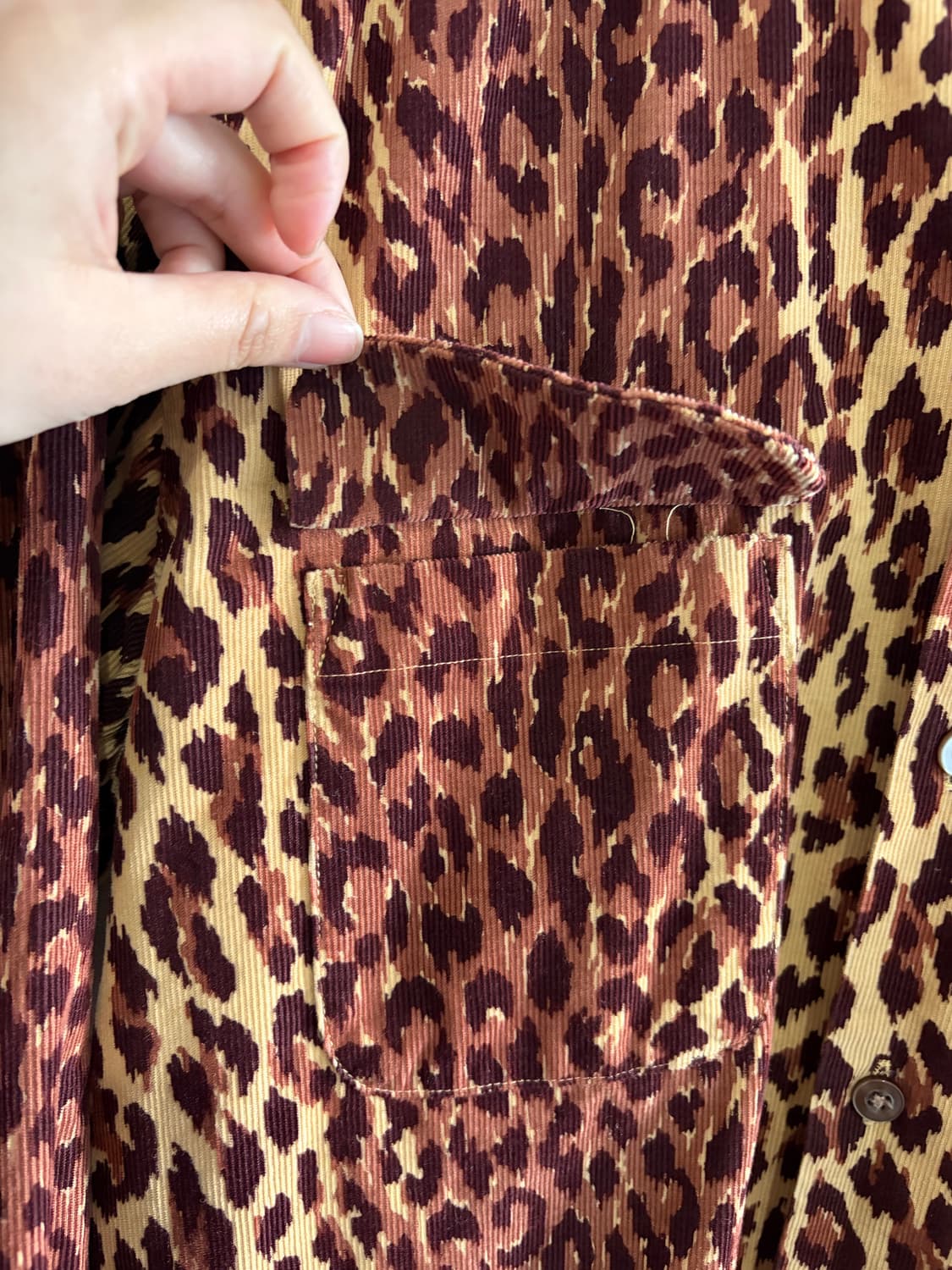 와코마리아 레오파드 코듀로이 오픈카라 셔츠 상품이미지6