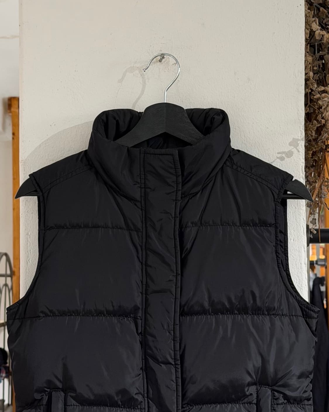 프라다 블랙 베이직 패딩 베스트 상품이미지4