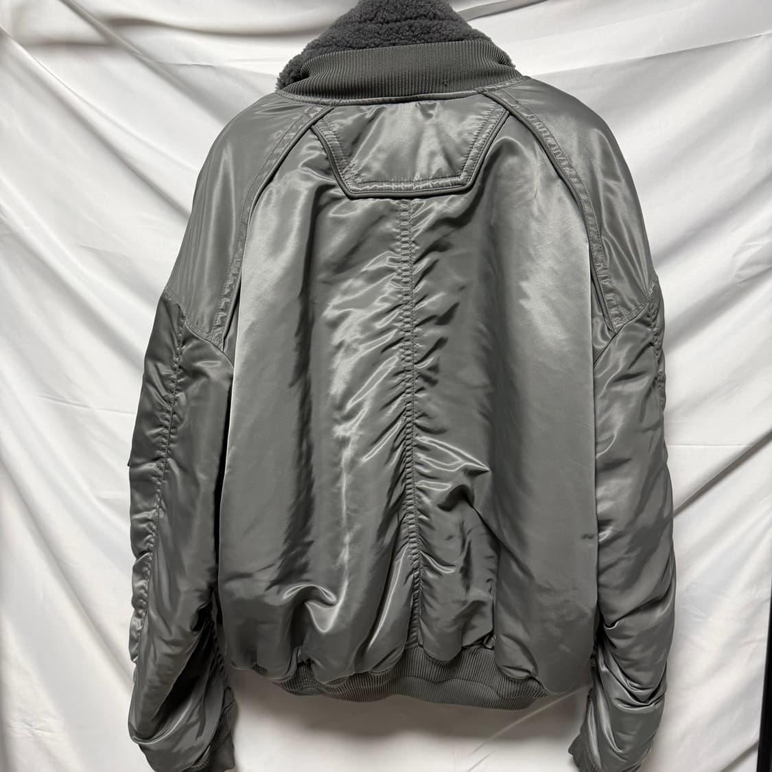 [S+급/46] 준지 무스탕 마원 항공점퍼 자켓 그레이 상품이미지4