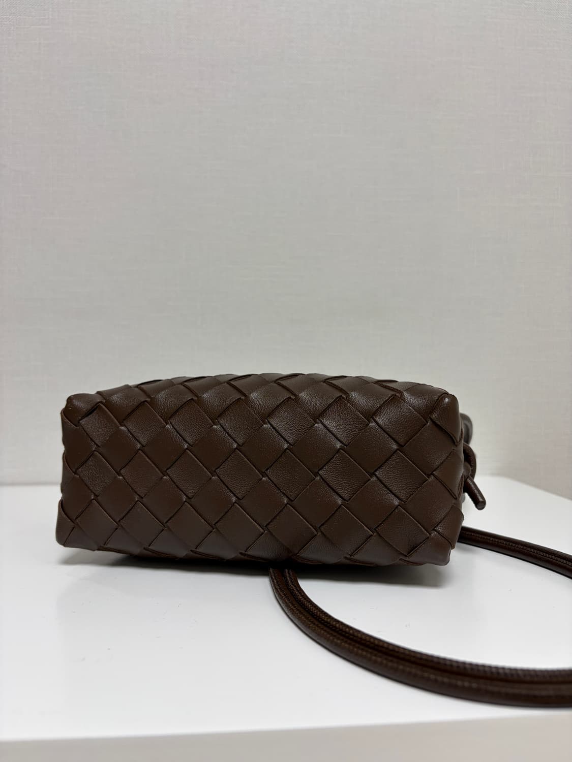 보테가베네타 인트레치아토 미니 카메라 백 상품이미지3